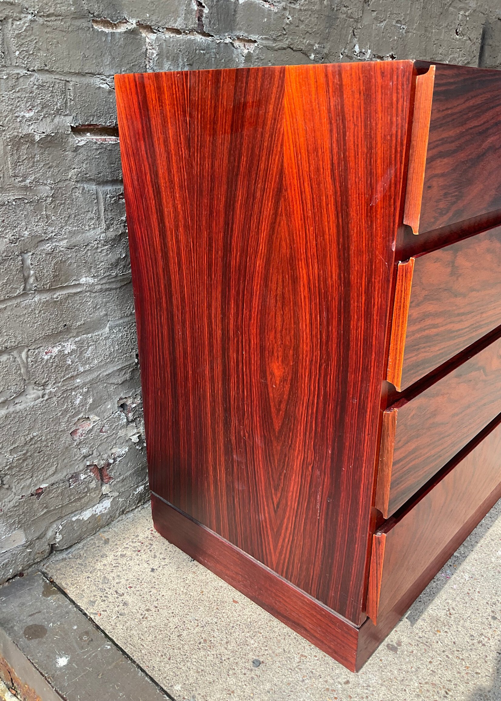 GOODWOOD Danish Modern Rosewood Dresser