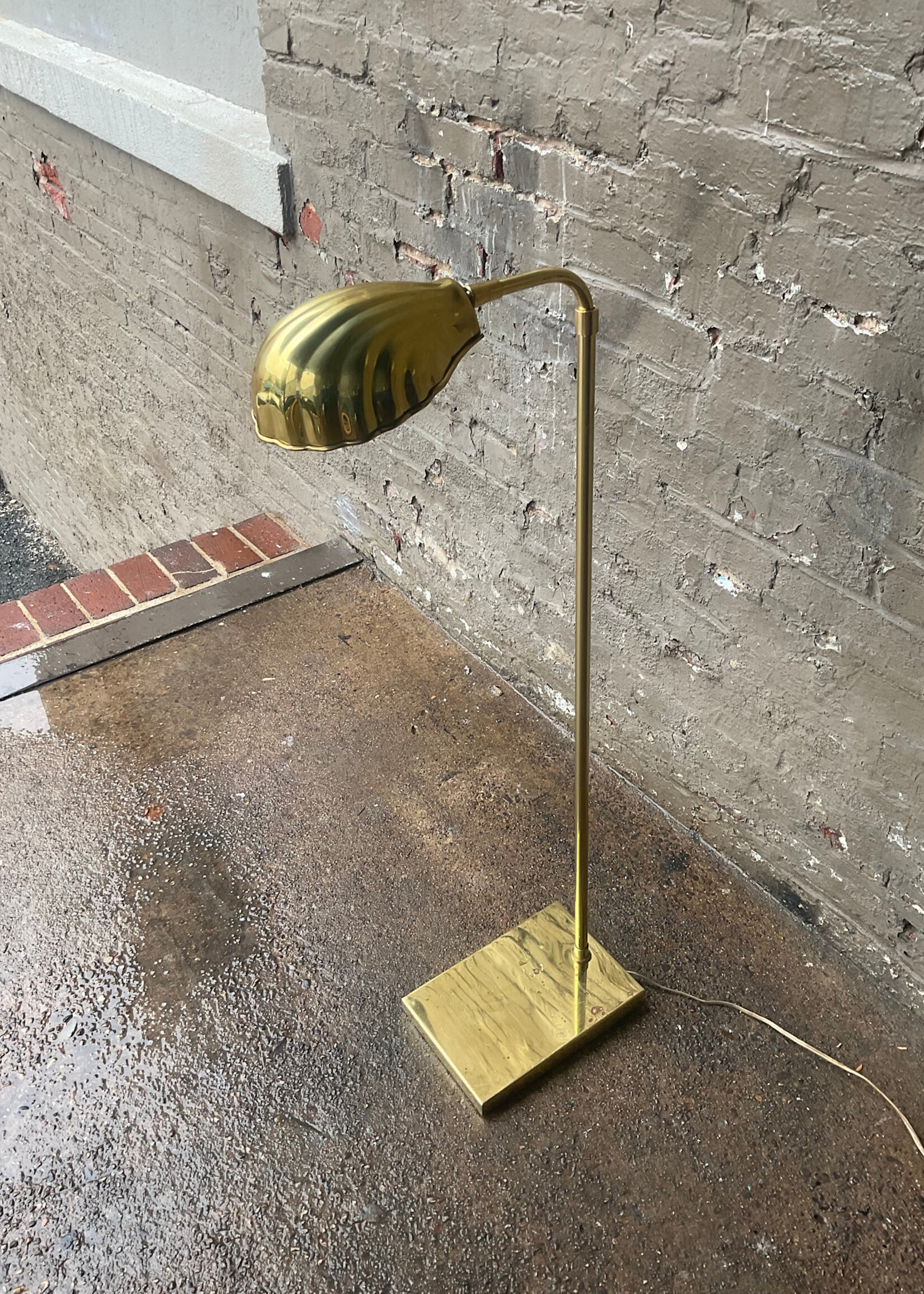 GOODWOOD Brass Pharmacy Lamp