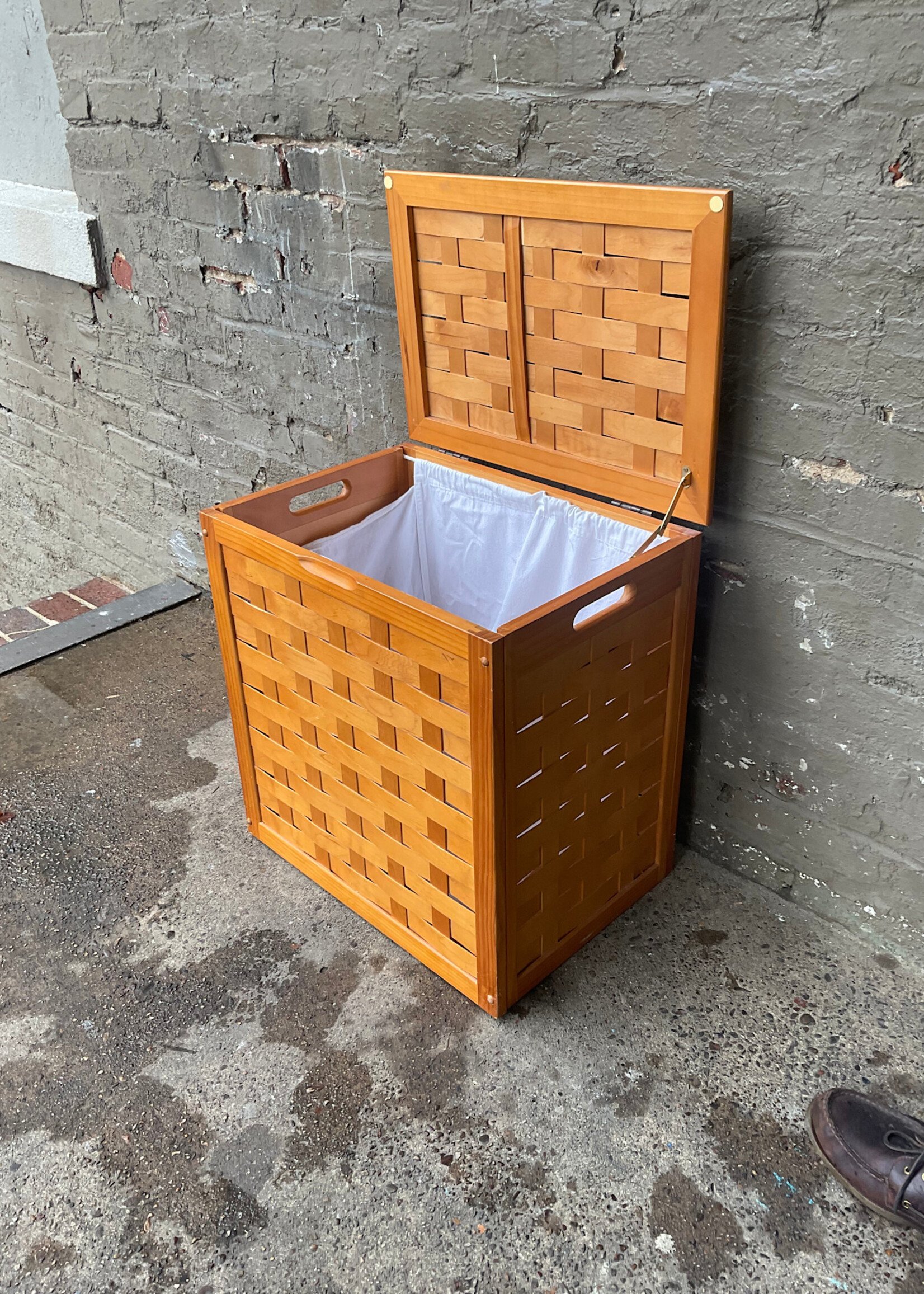GOODWOOD Split Wood Hamper
