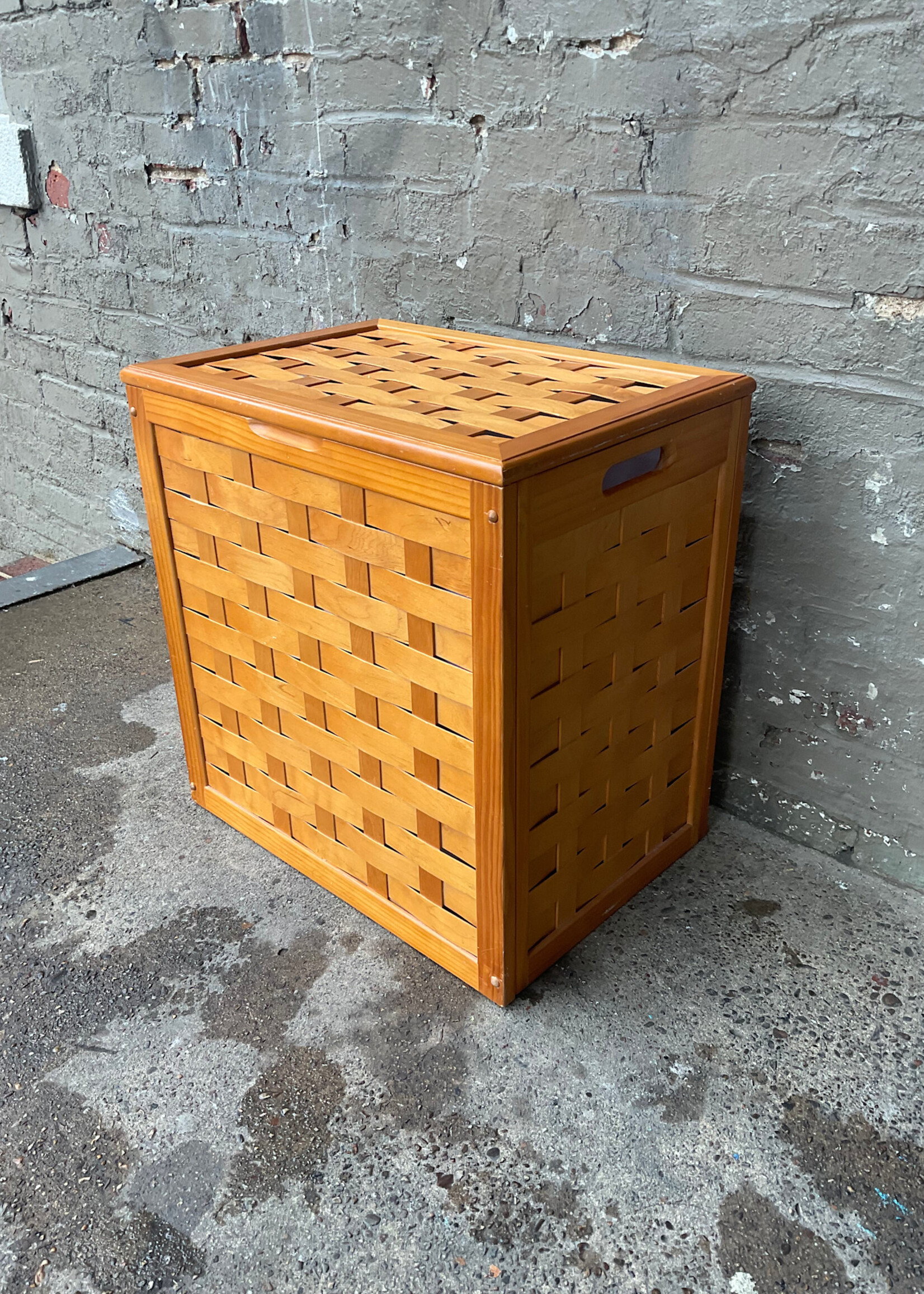 GOODWOOD Split Wood Hamper