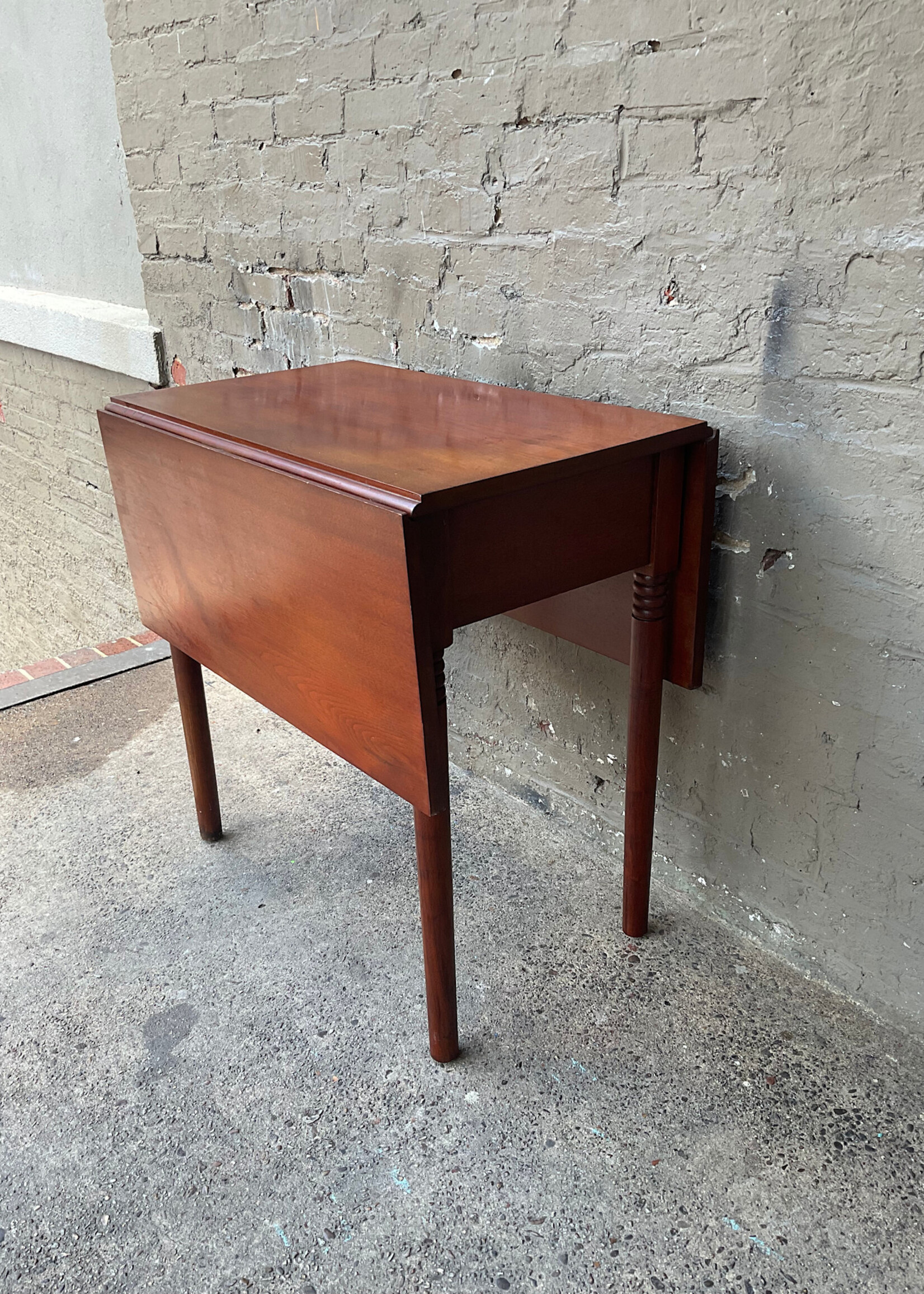 GOODWOOD Antique Drop Leaf Table