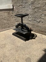 GOODWOOD Cast Iron Book Press
