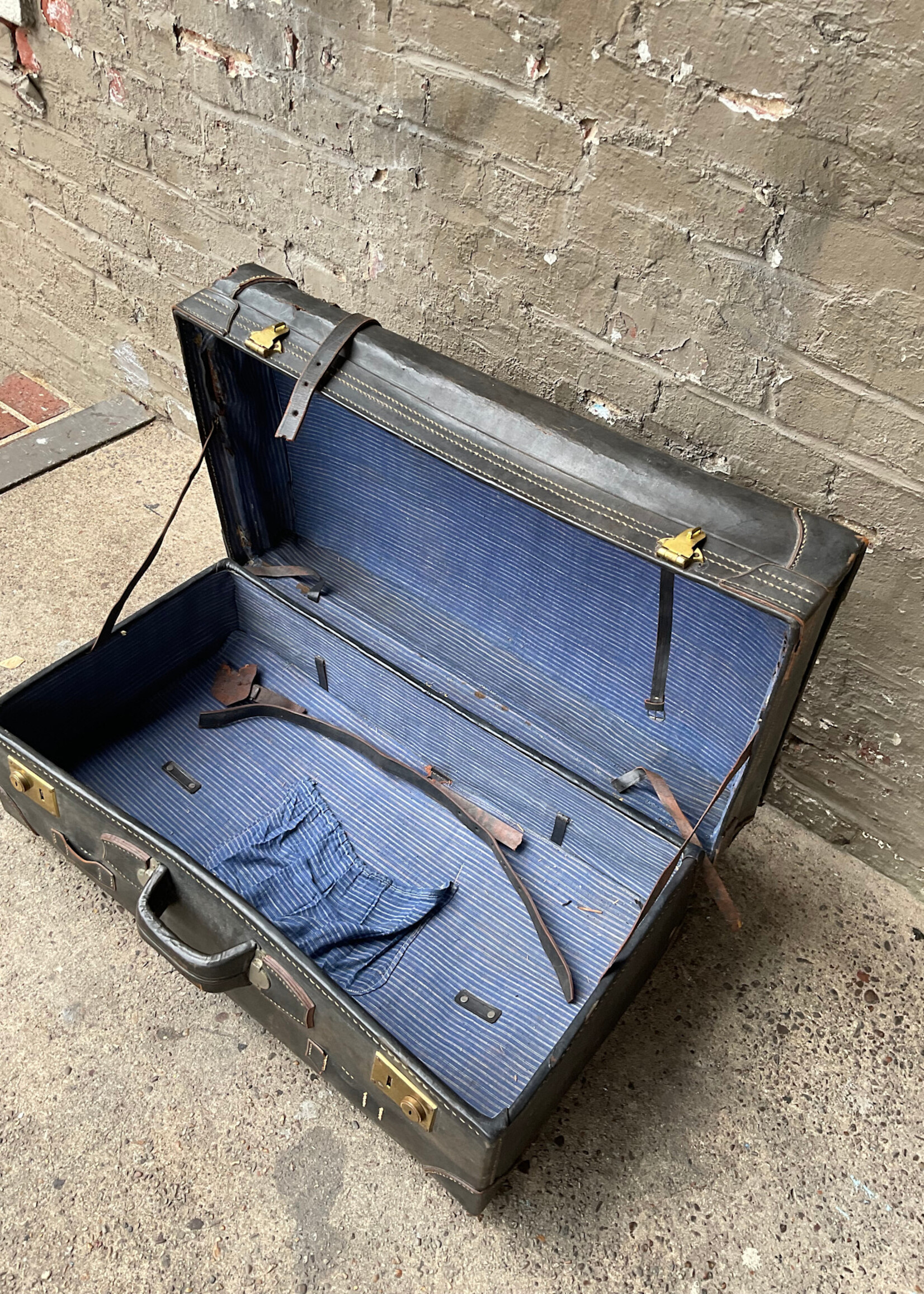 GOODWOOD Antique Leather Trunk