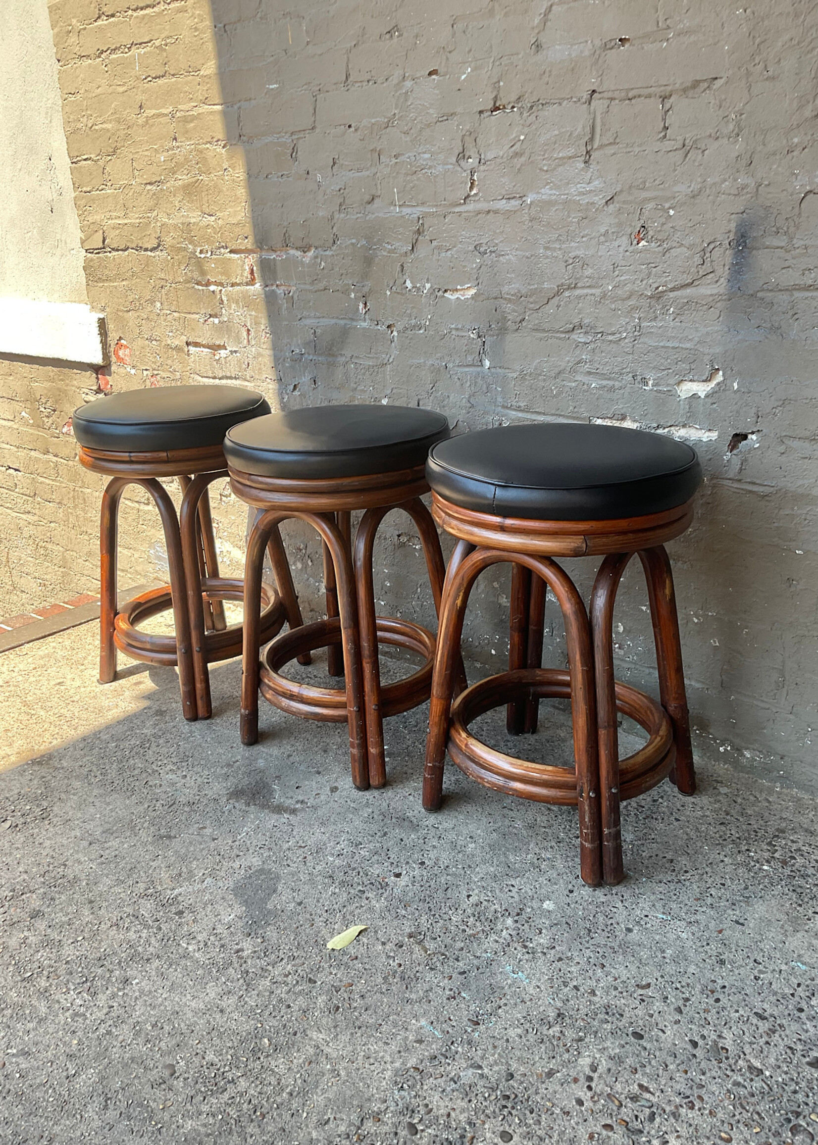 GOODWOOD Rattan Swivel Stool