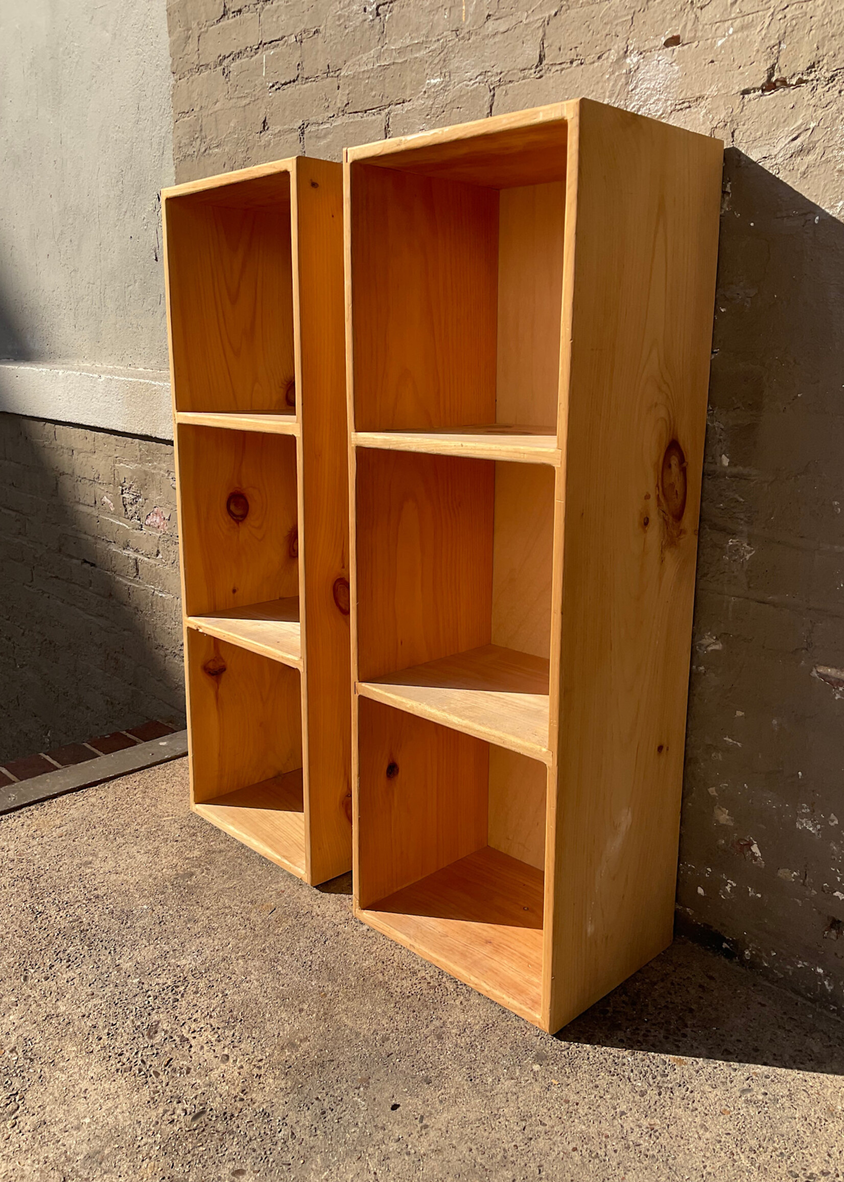 GOODWOOD Pine Bookshelf