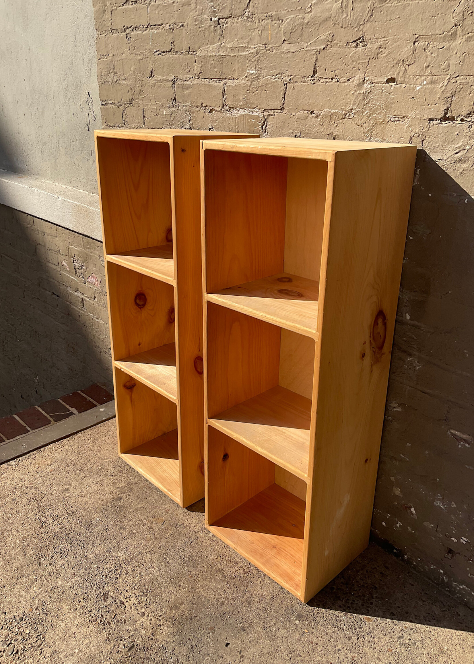 GOODWOOD Pine Bookshelf