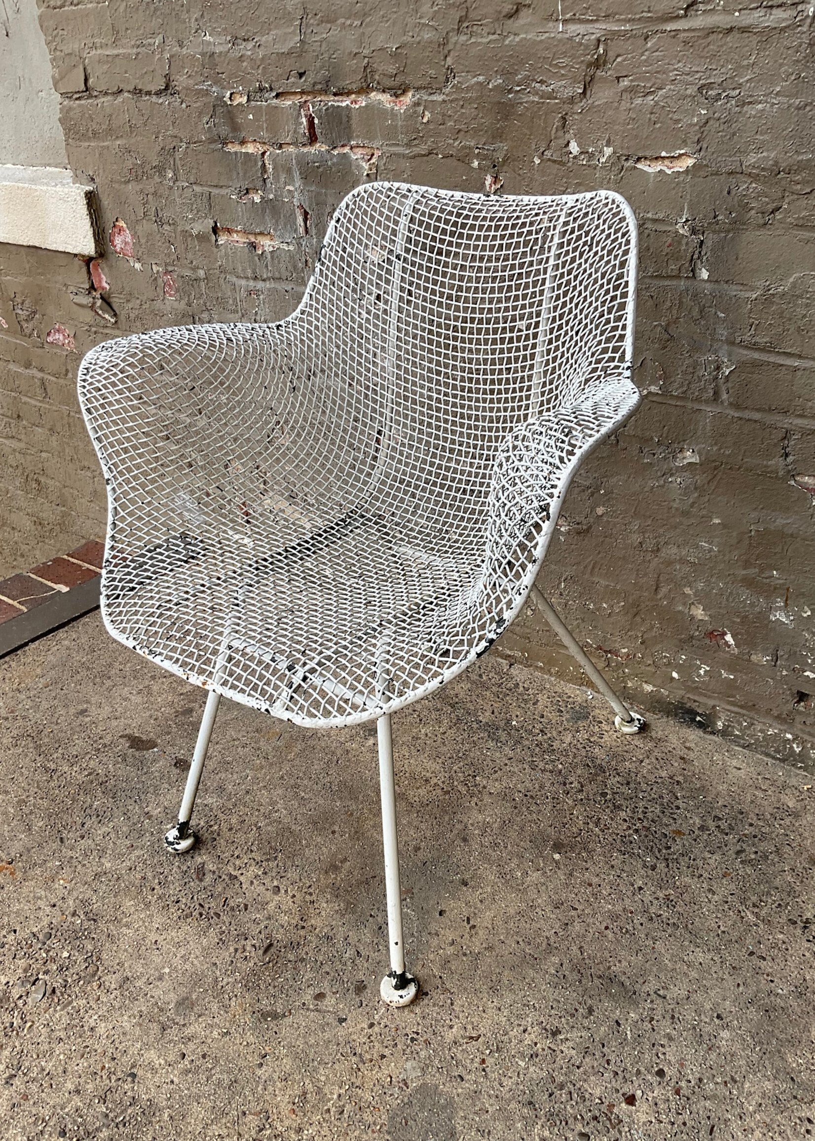 GOODWOOD White Russell Woodard Sculptura Chair
