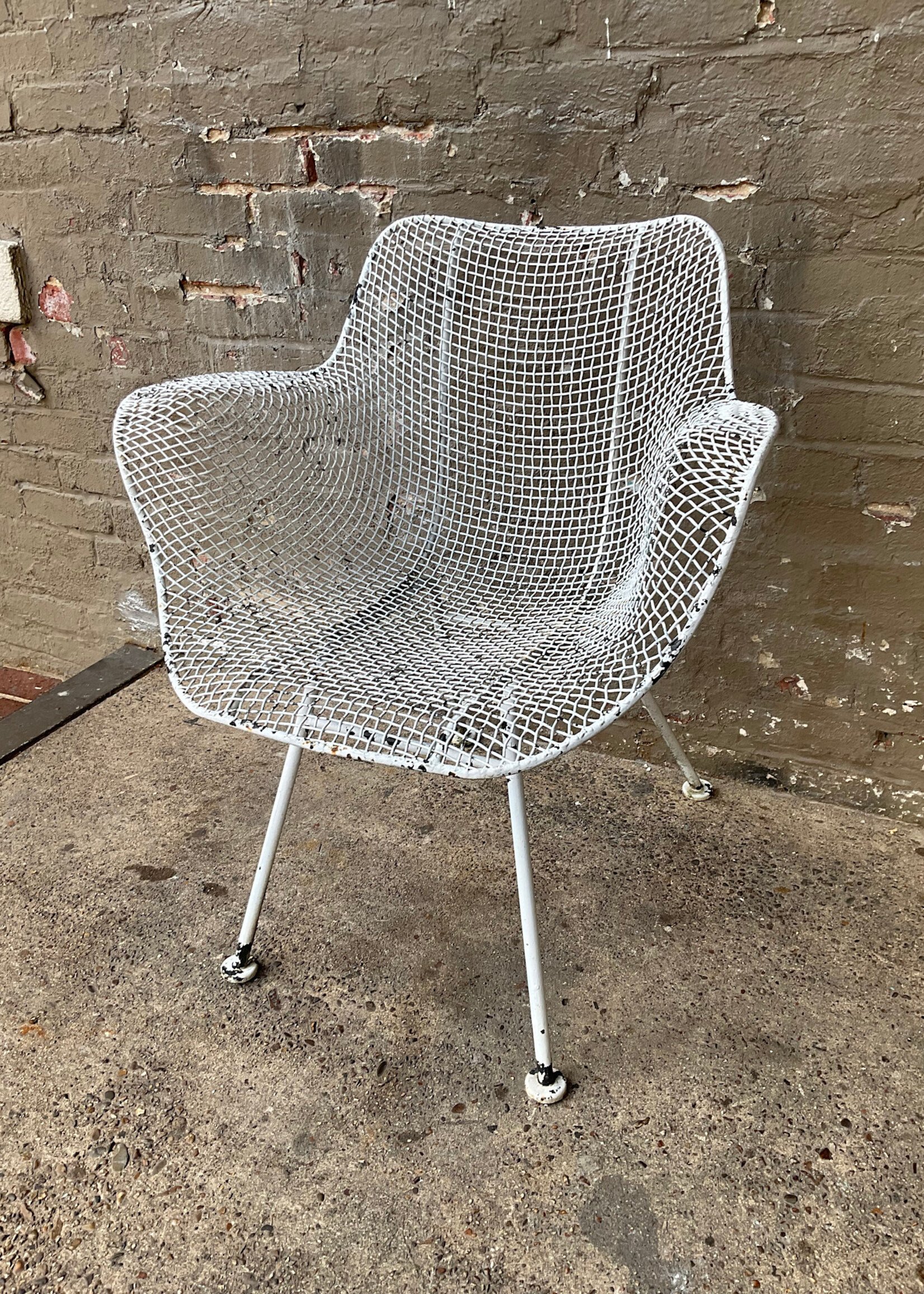 GOODWOOD White Russell Woodard Sculptura Chair