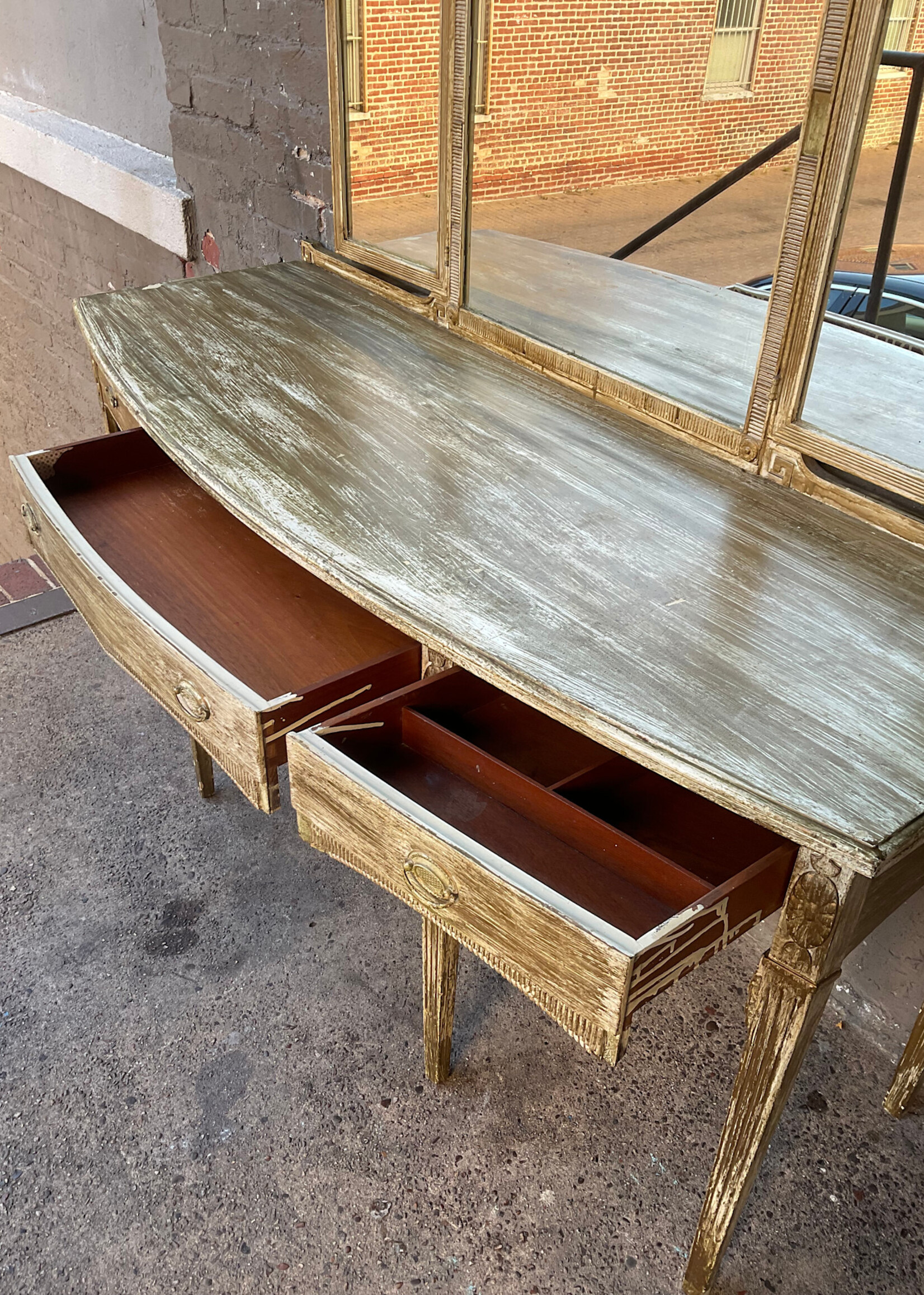 GOODWOOD Vintage Painted Vanity