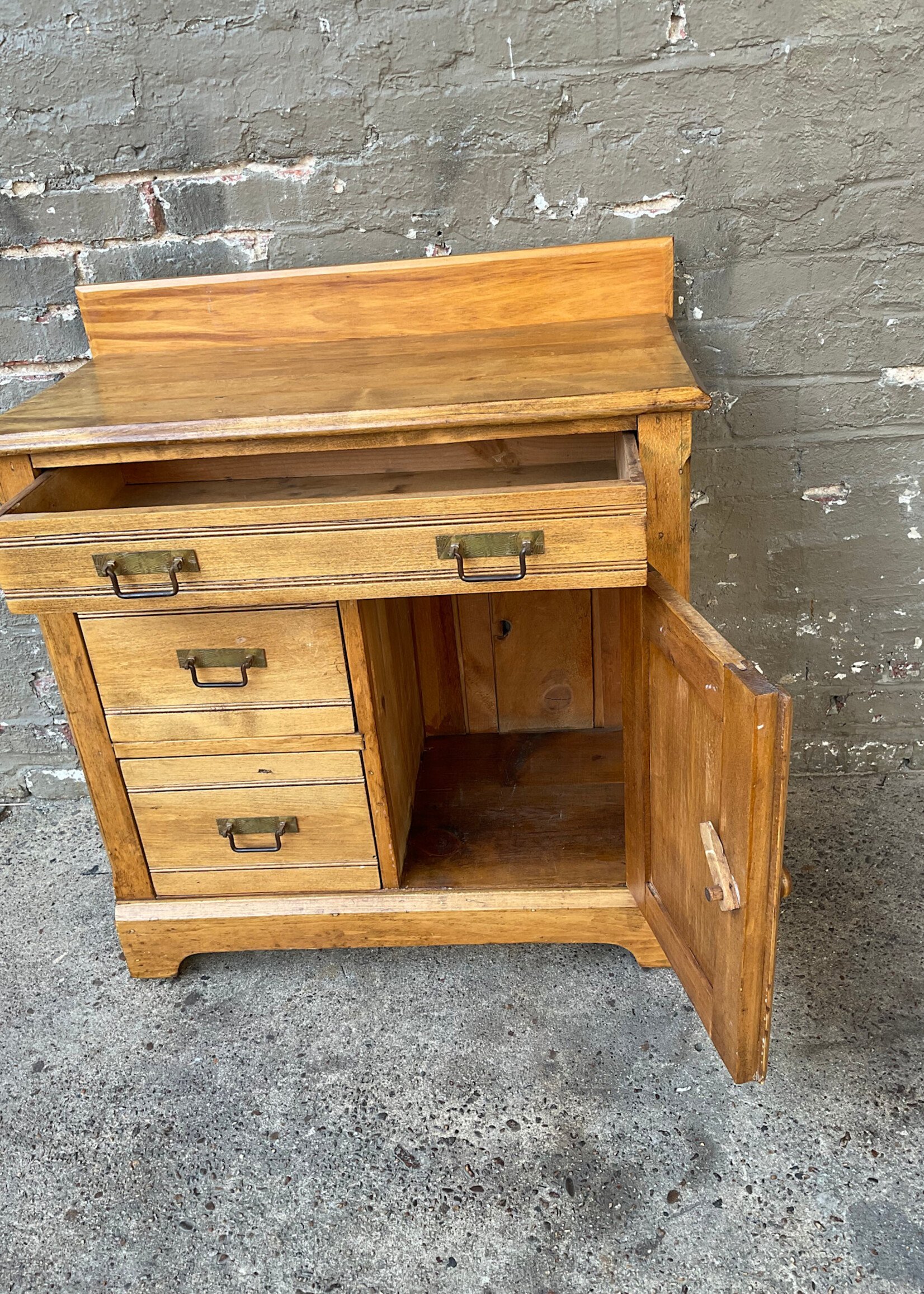 GOODWOOD 19th C Washstand