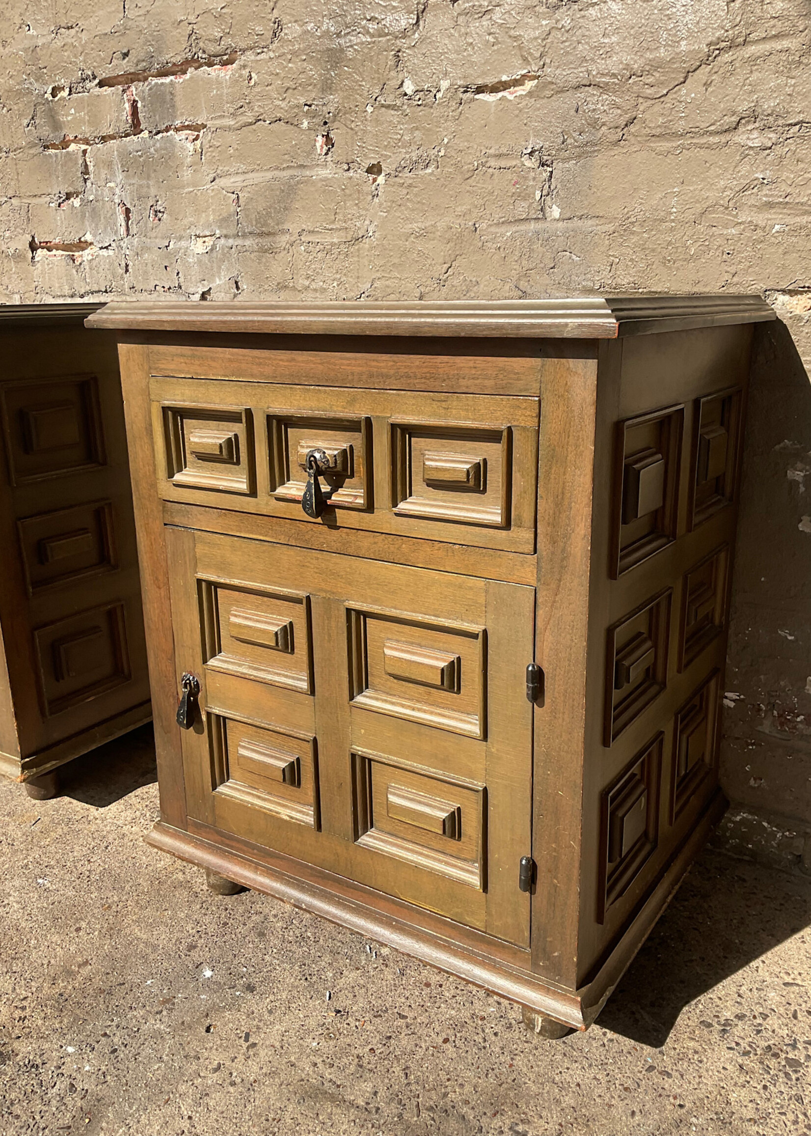 GOODWOOD Pair of Vintage Nightstands