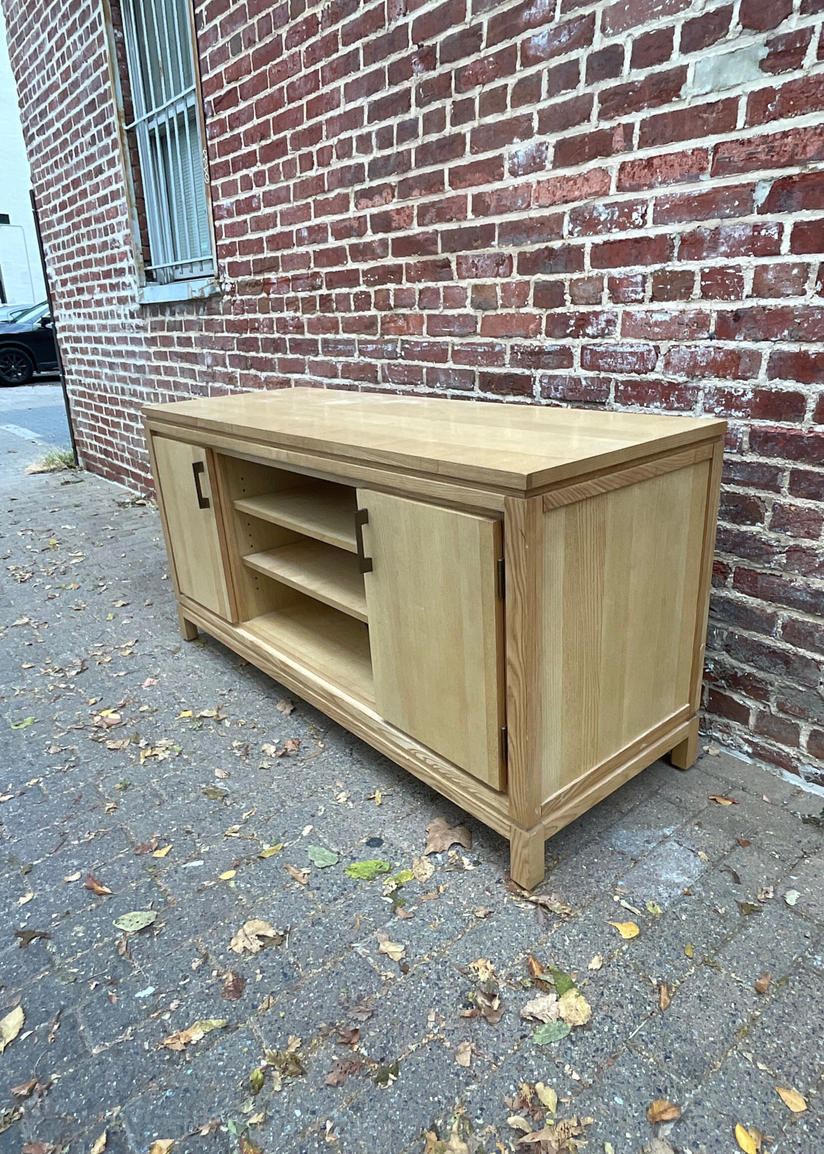 GOODWOOD White Oak Entertainment Center, USA
