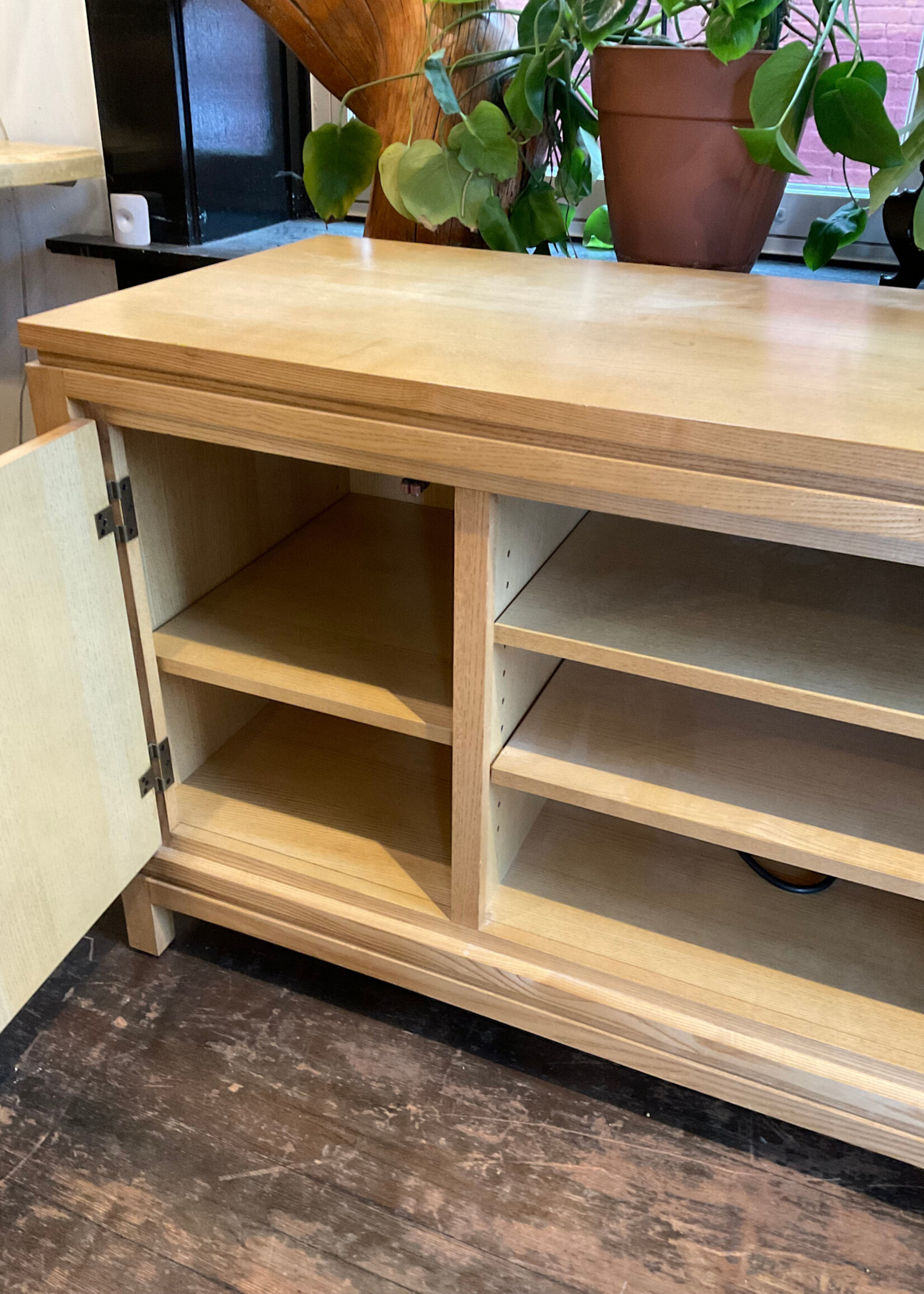 GOODWOOD White Oak Entertainment Center, USA