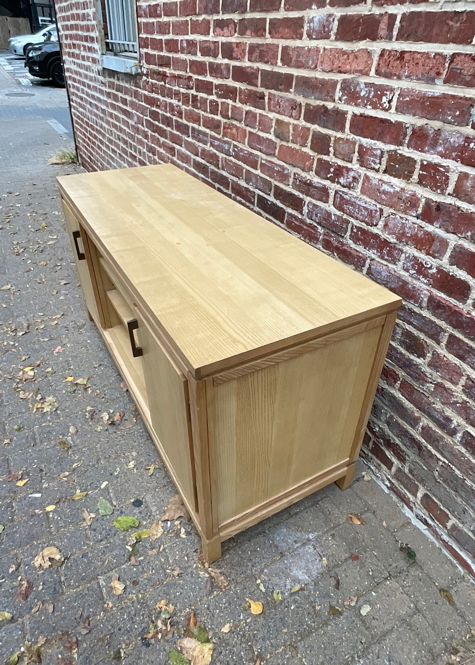 GOODWOOD White Oak Entertainment Center, USA