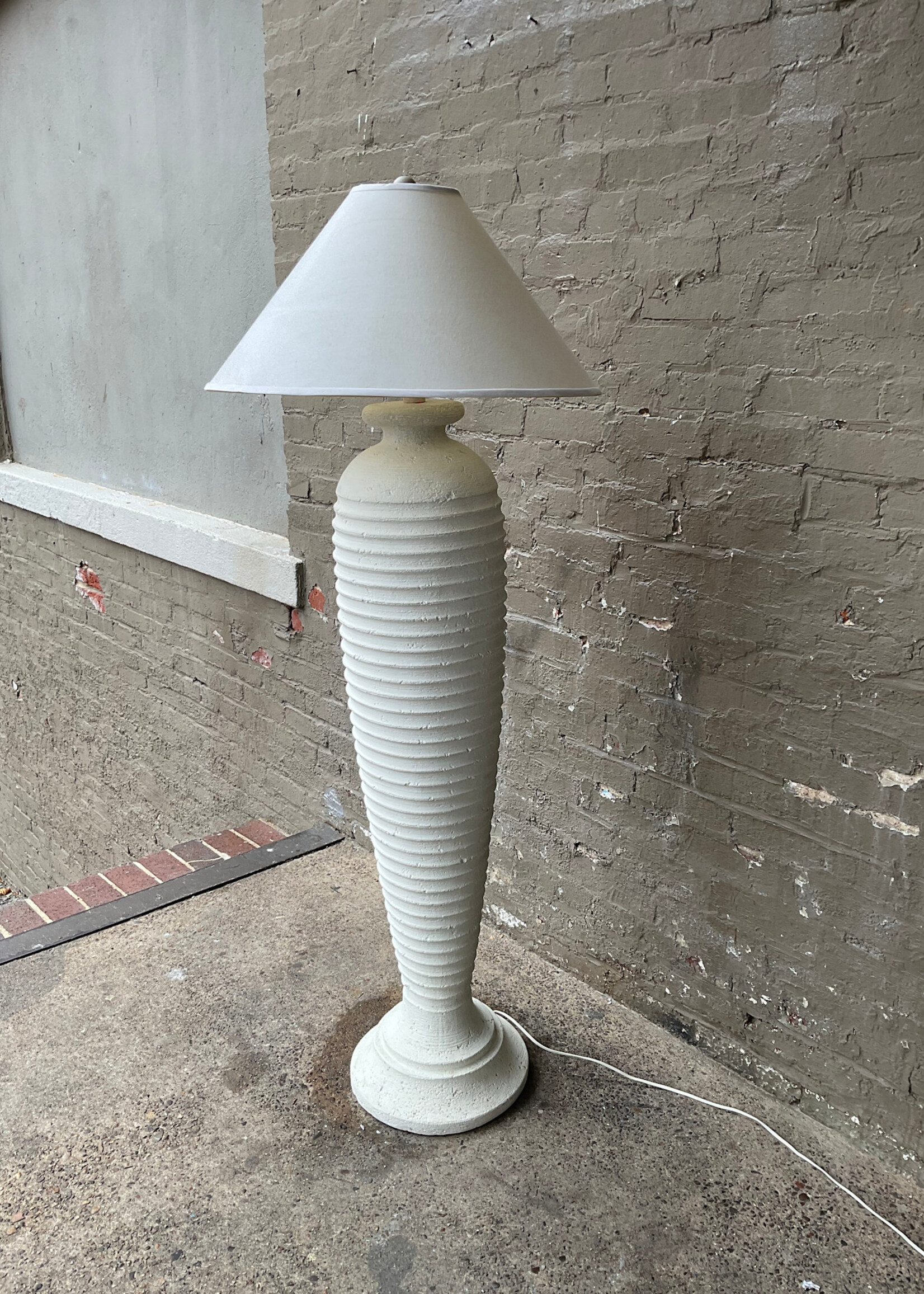 GOODWOOD Vintage Plaster Lamp