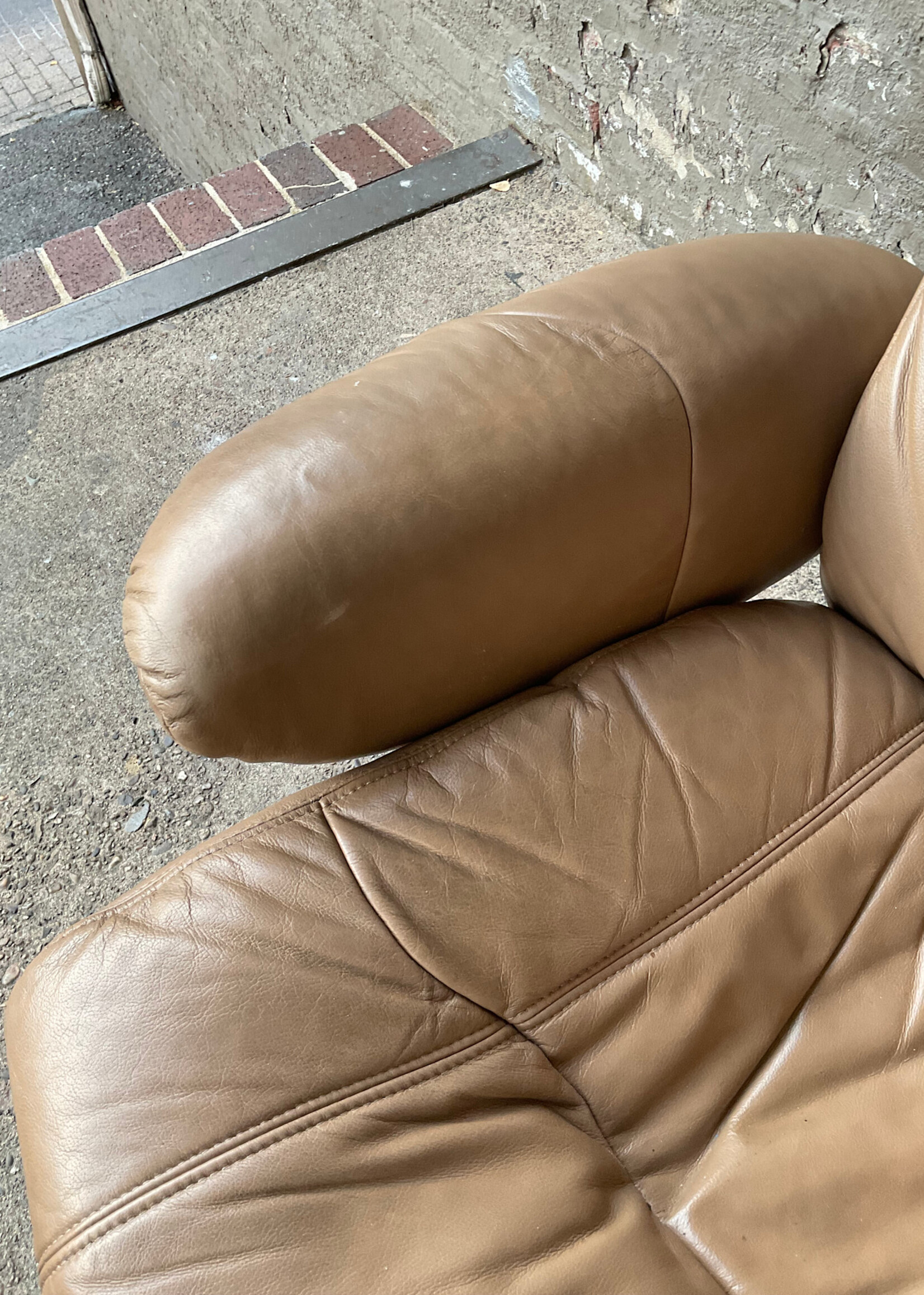GOODWOOD MCM Lane Ekornes Style Chair & Ottoman