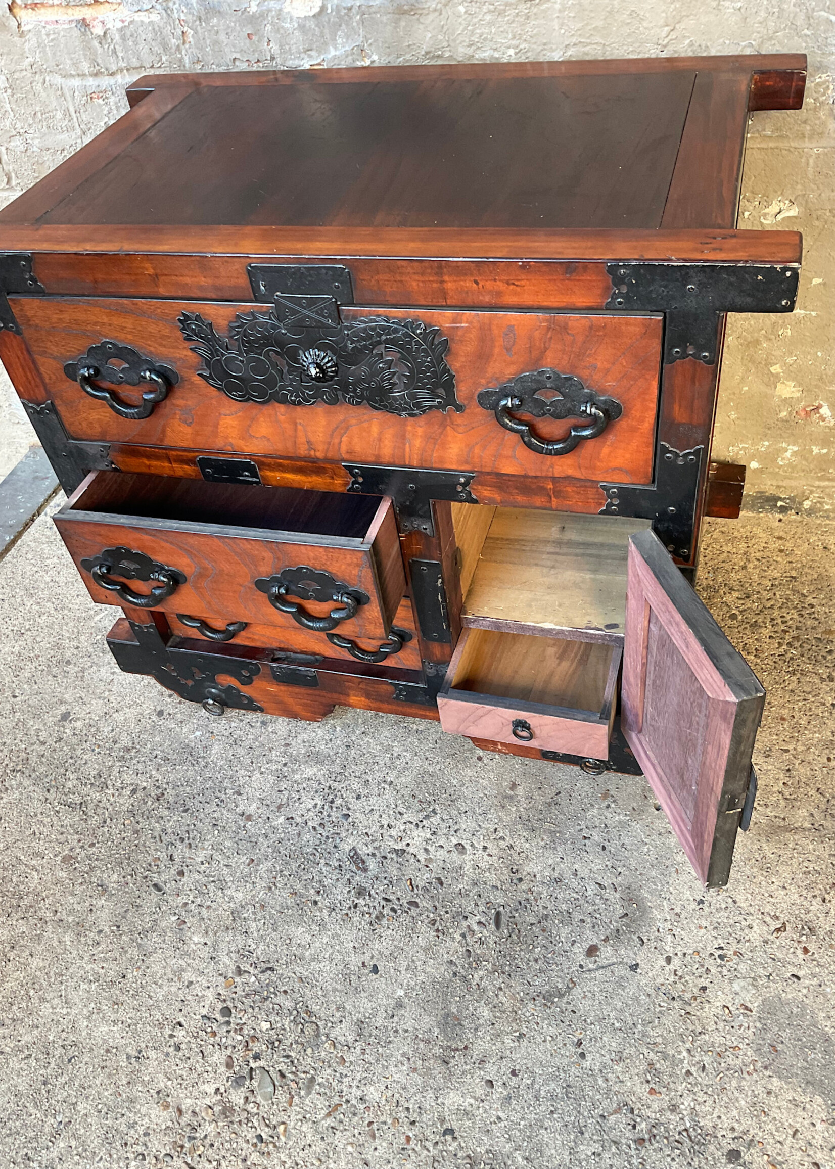 GOODWOOD Oriental Locking Chest