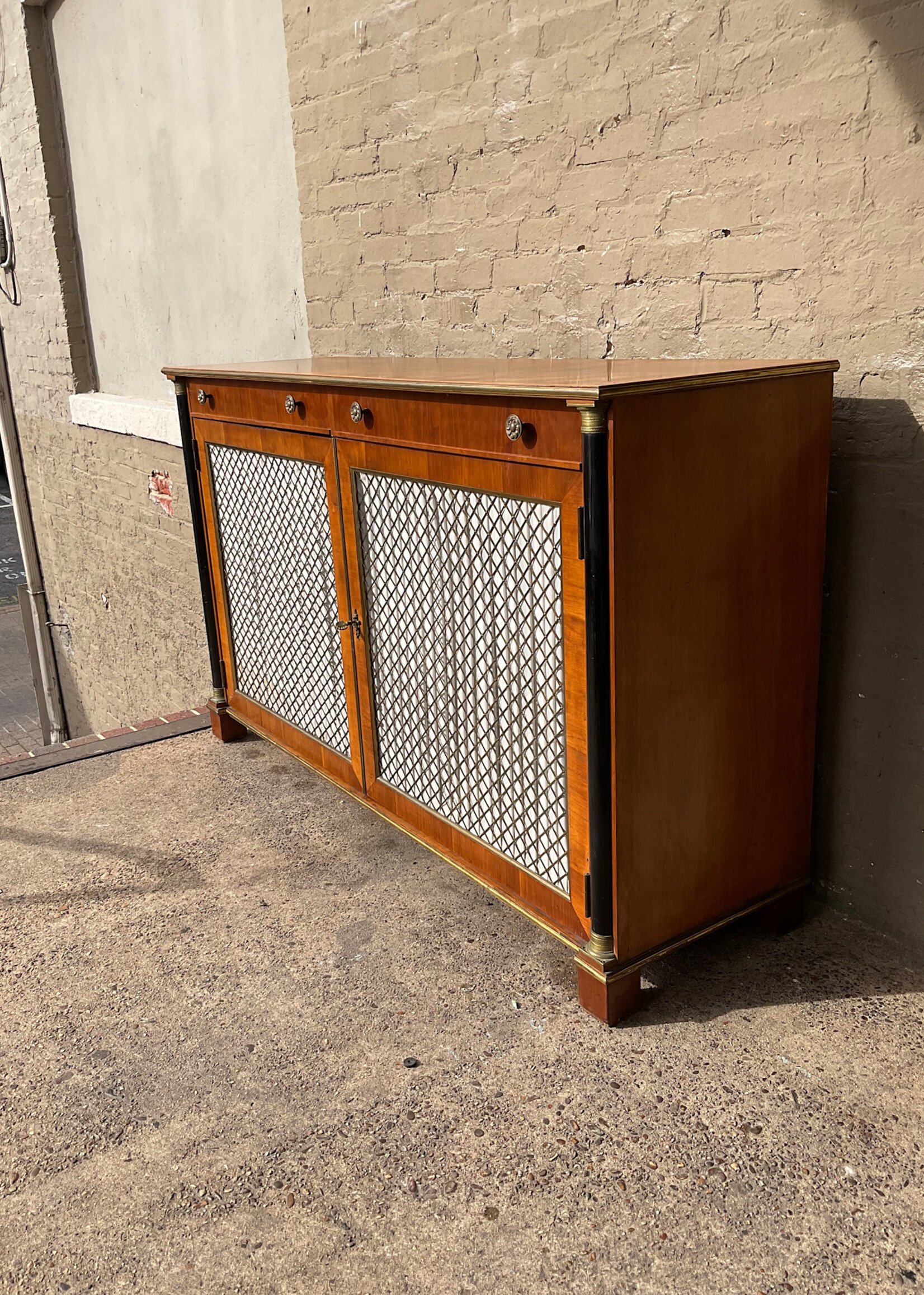 GOODWOOD Regency Style Server