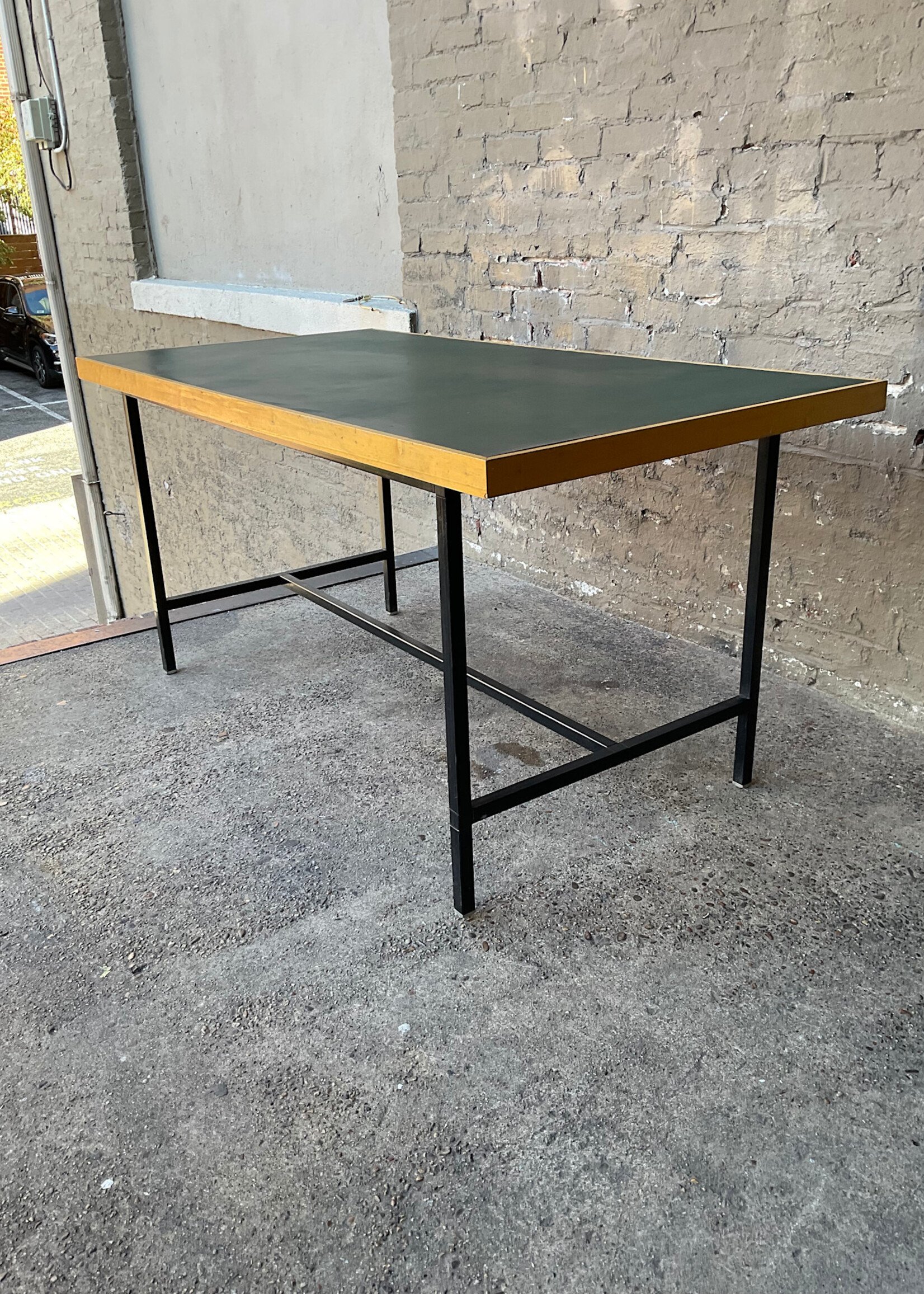 GOODWOOD Small Lab Table