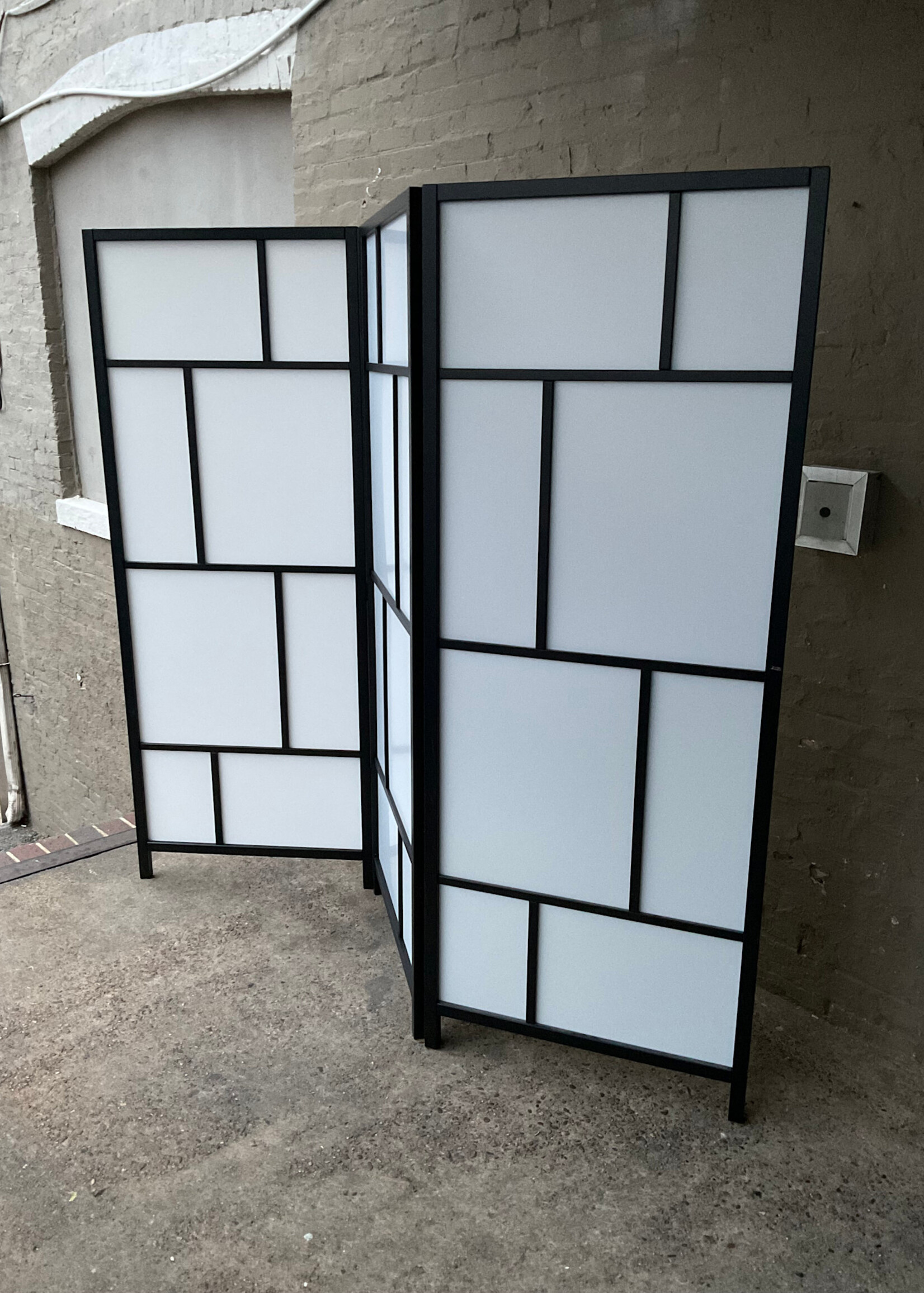 GOODWOOD Modern Screen