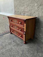 GOODWOOD Antique English Decorated Pine Chest