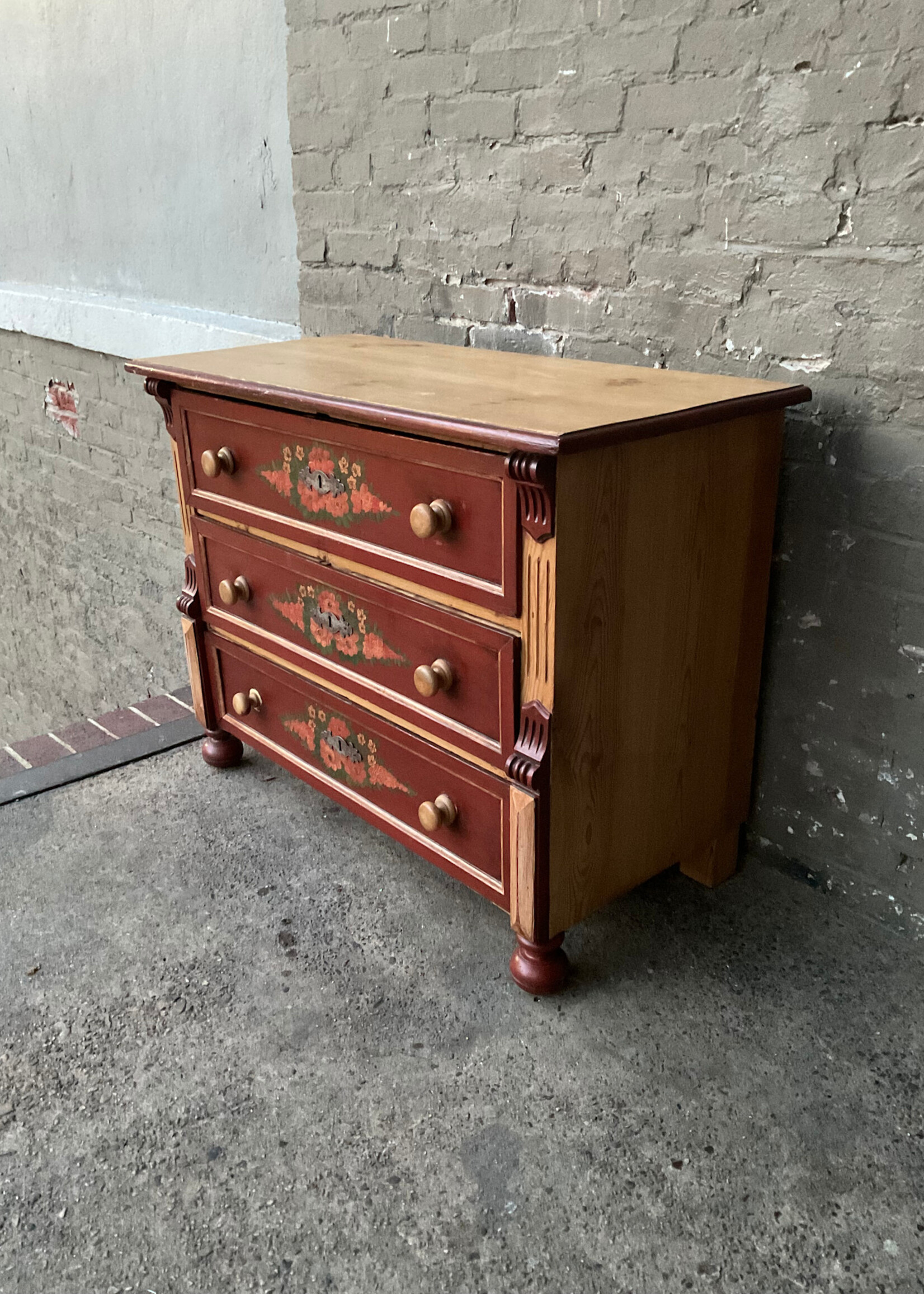 GOODWOOD Antique English Decorated Pine Chest