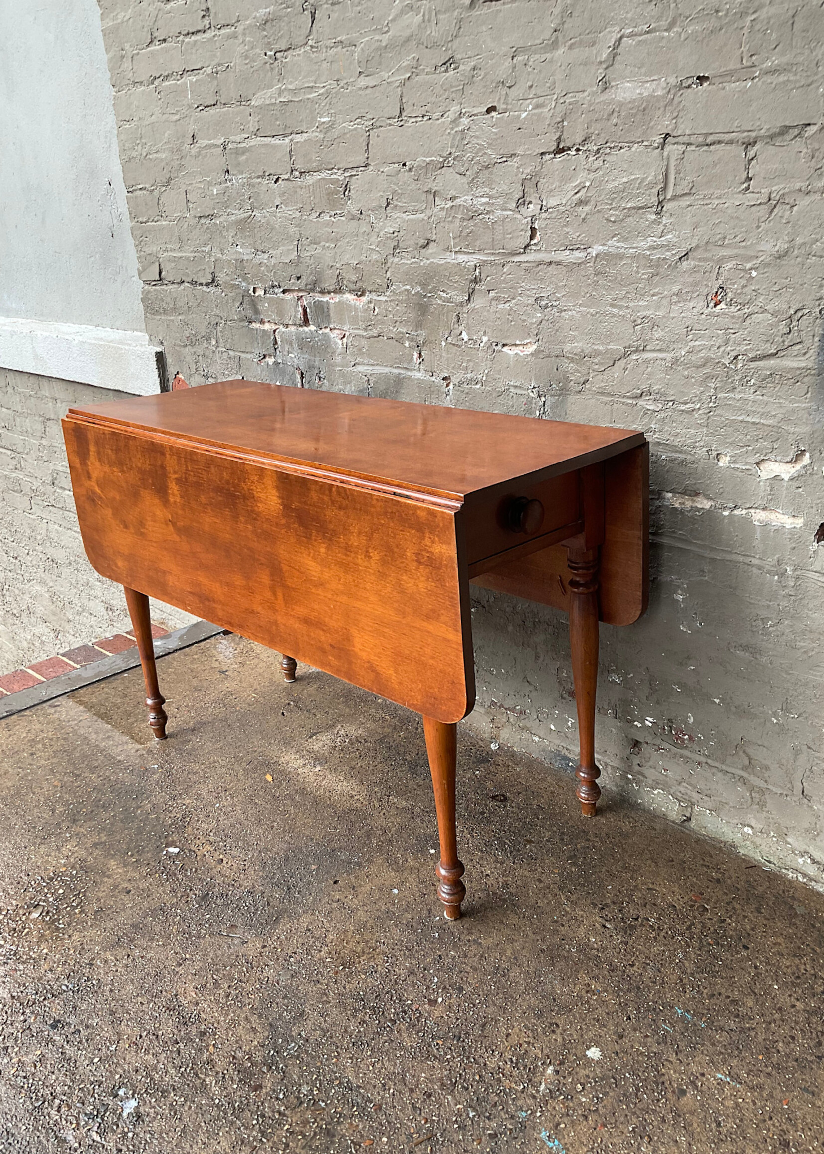GOODWOOD Antique Drop Leaf Table