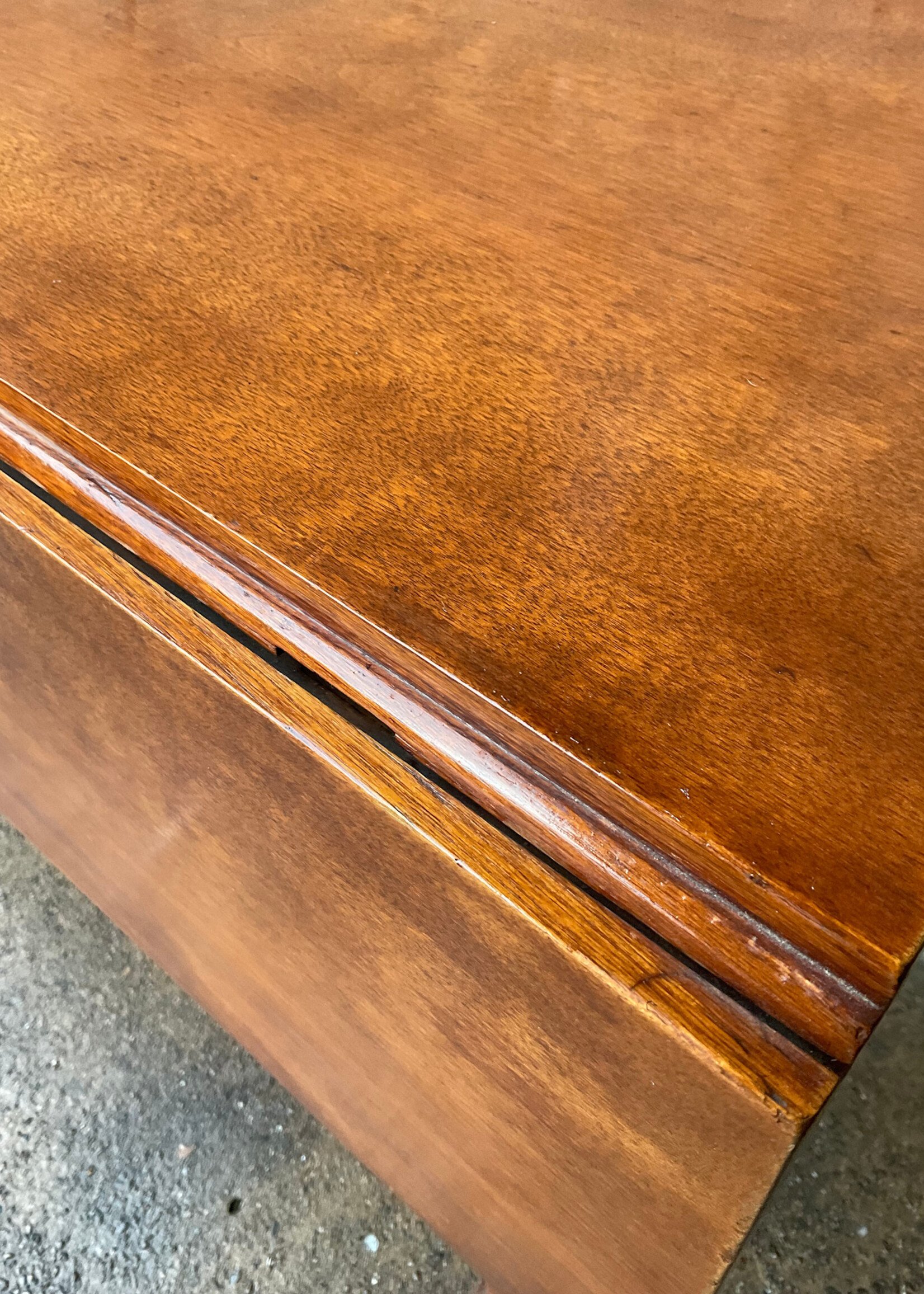 GOODWOOD Antique Drop Leaf Table