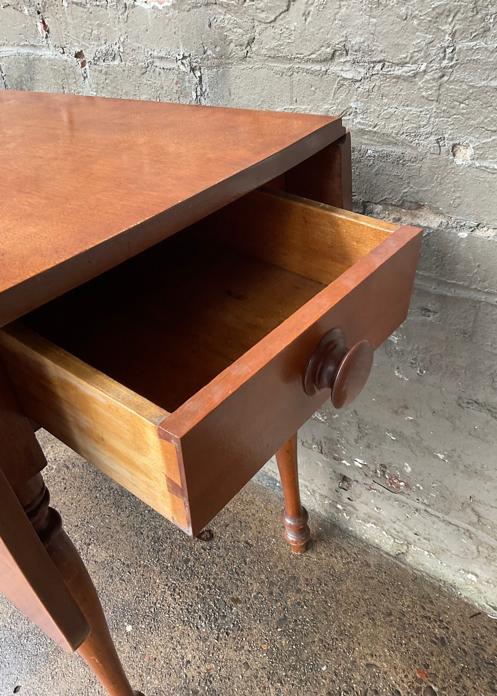 GOODWOOD Antique Drop Leaf Table