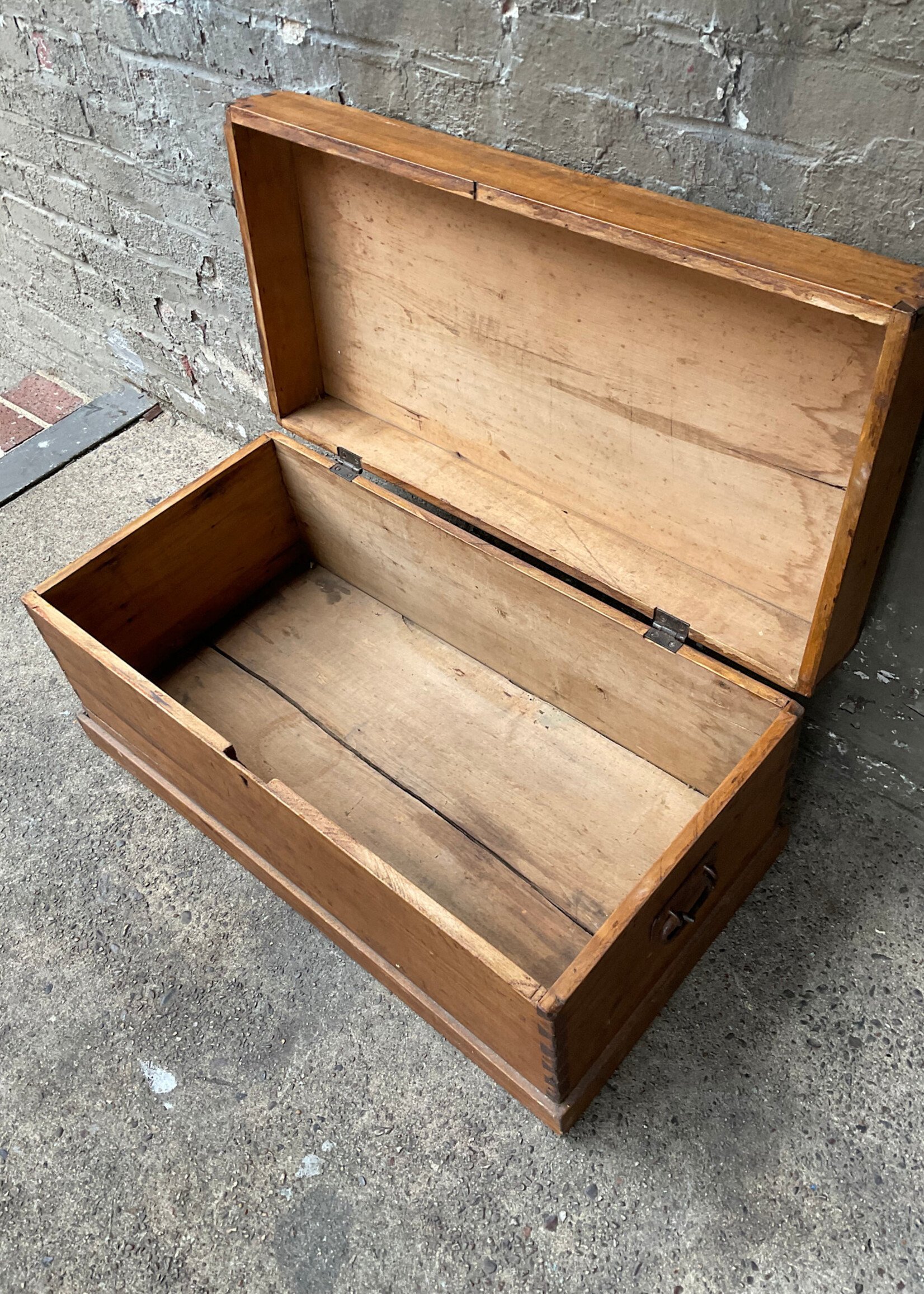 GOODWOOD Antique Blanket Chest