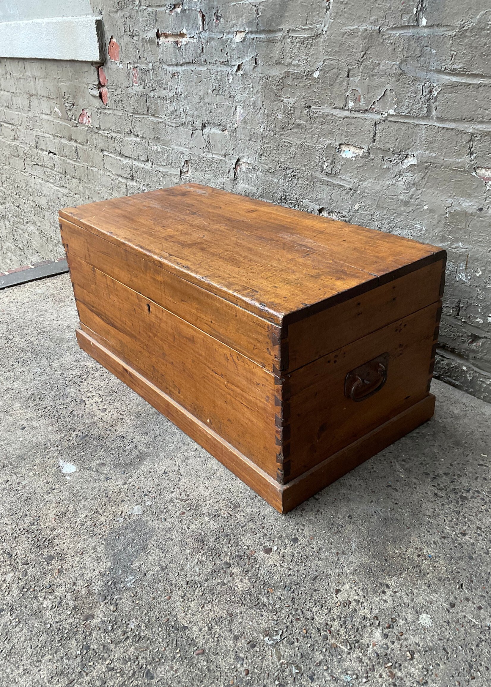 GOODWOOD Antique Blanket Chest