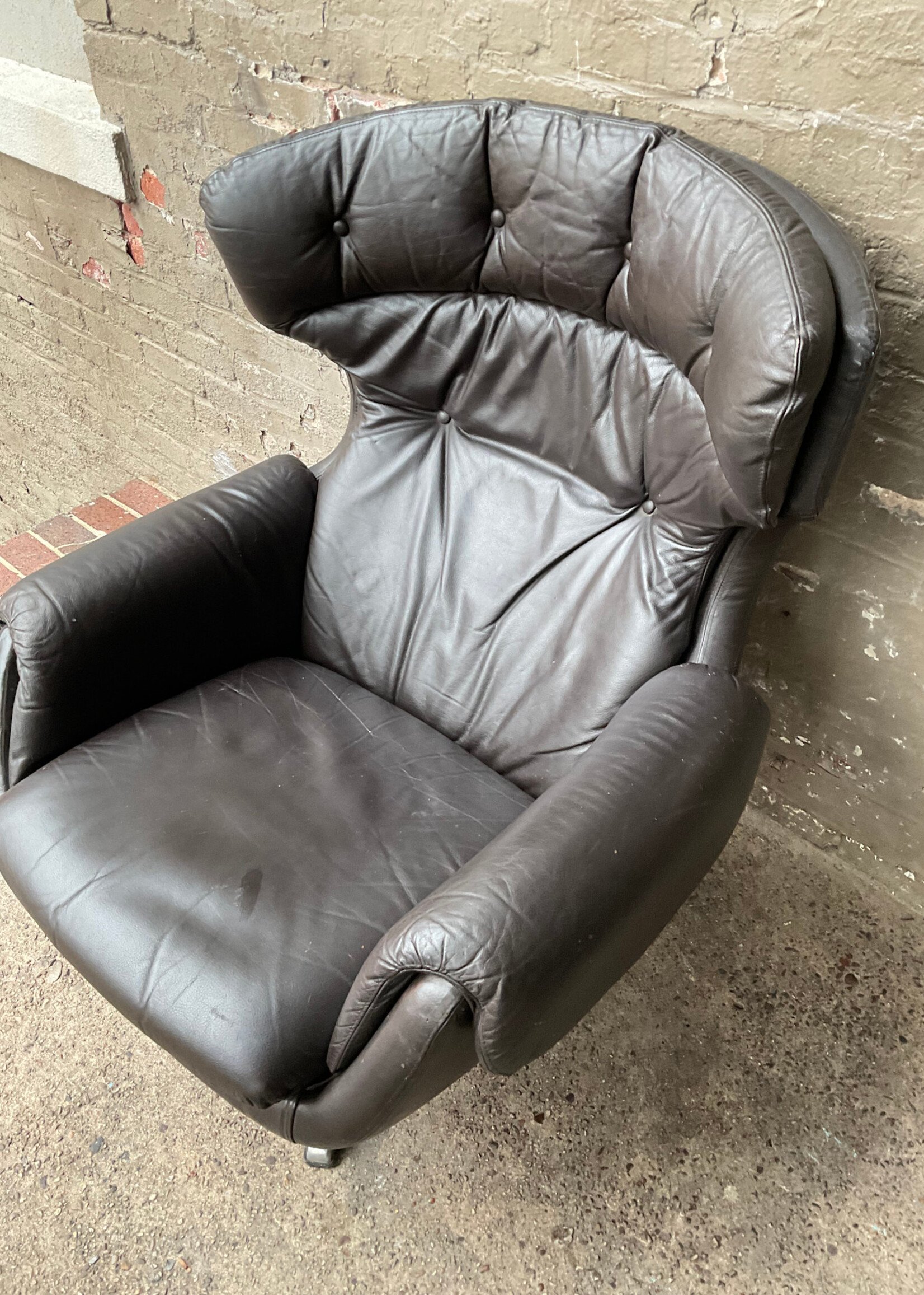 GOODWOOD Overman Leather MCM Lounge Chair