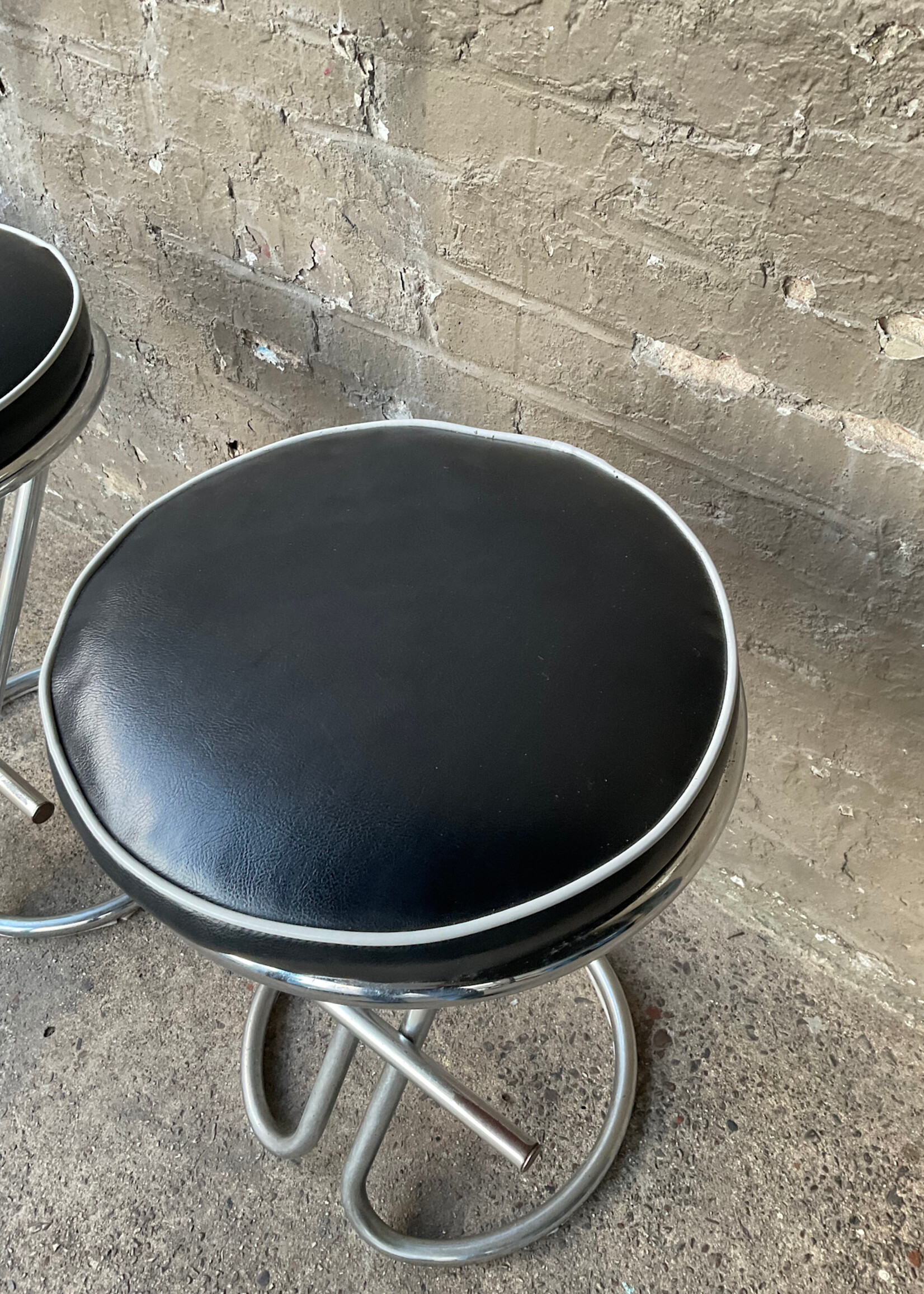 GOODWOOD Postmodern Counter Stool