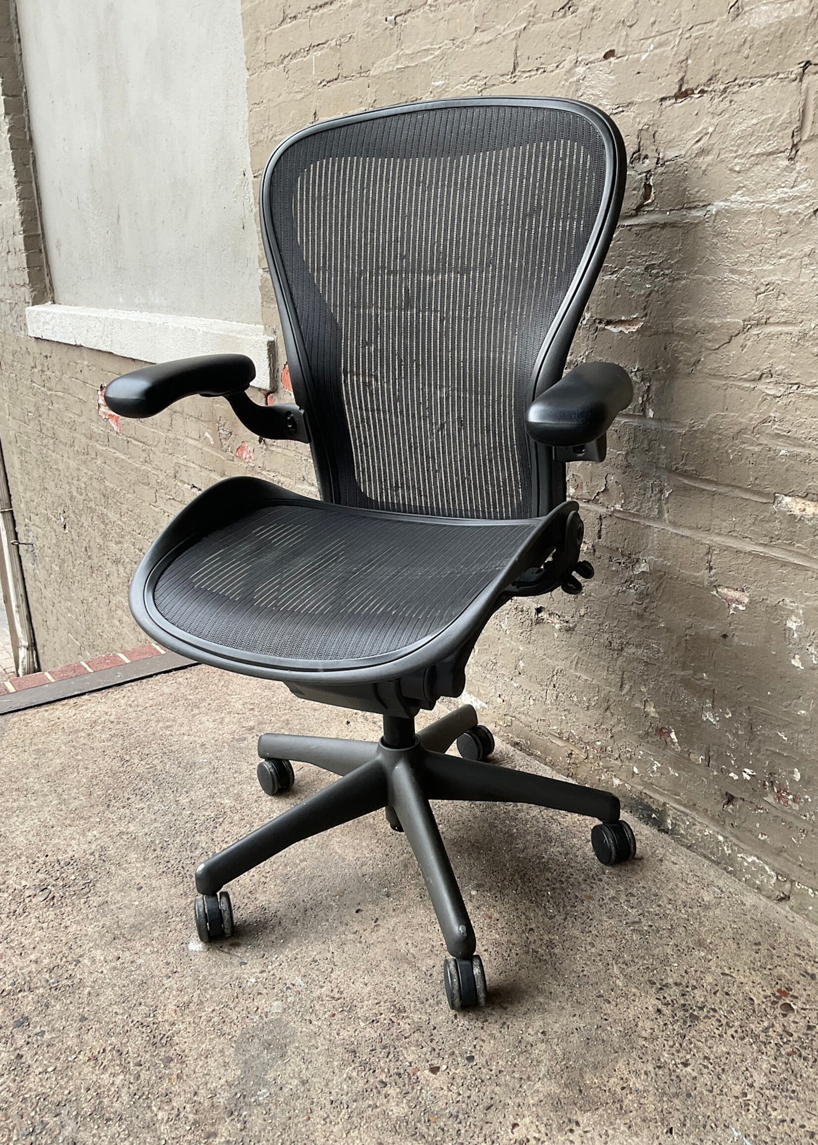 GOODWOOD Aeron Chair, Herman Miller, Size D