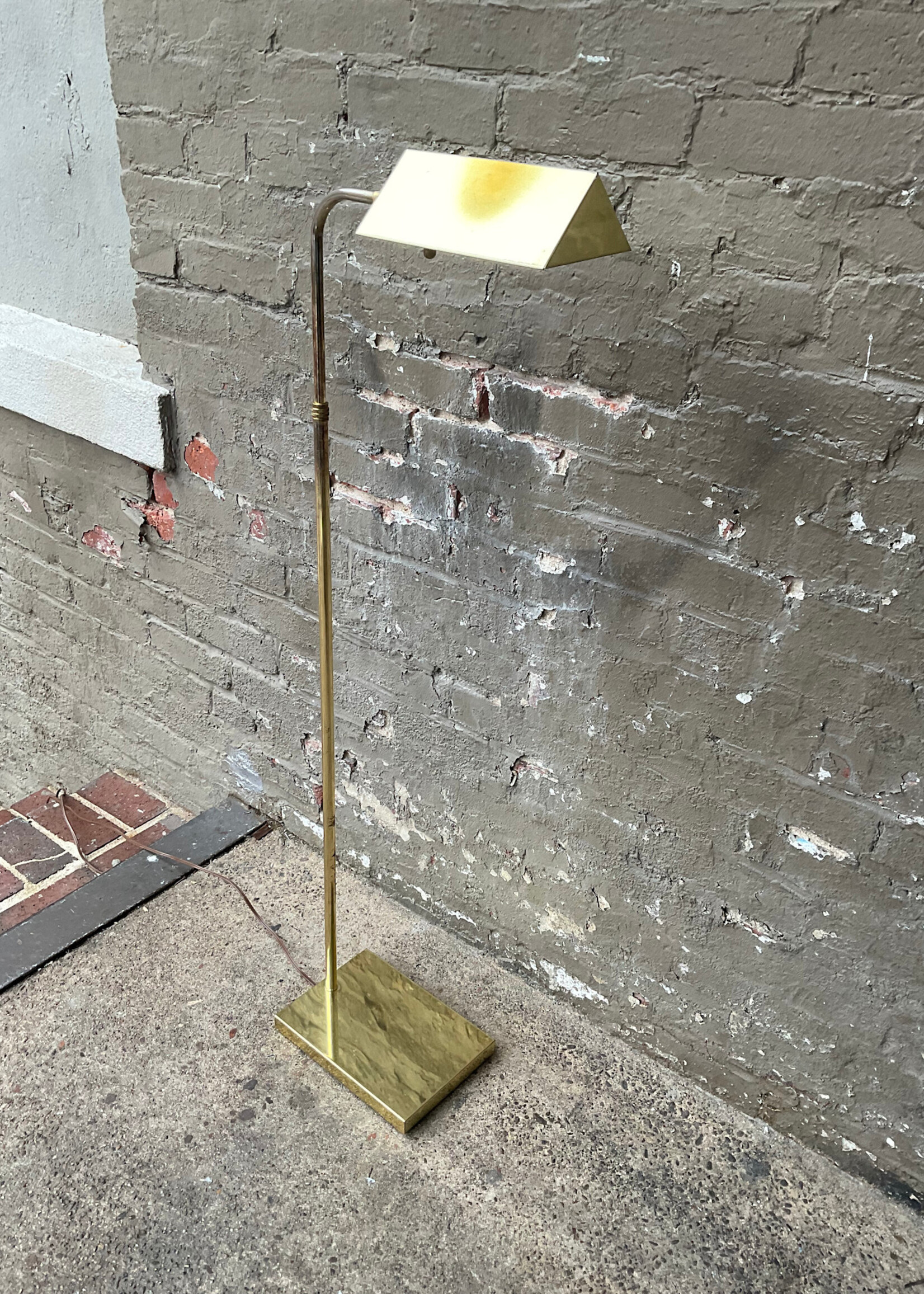 GOODWOOD Brass Pharmacy Lamp