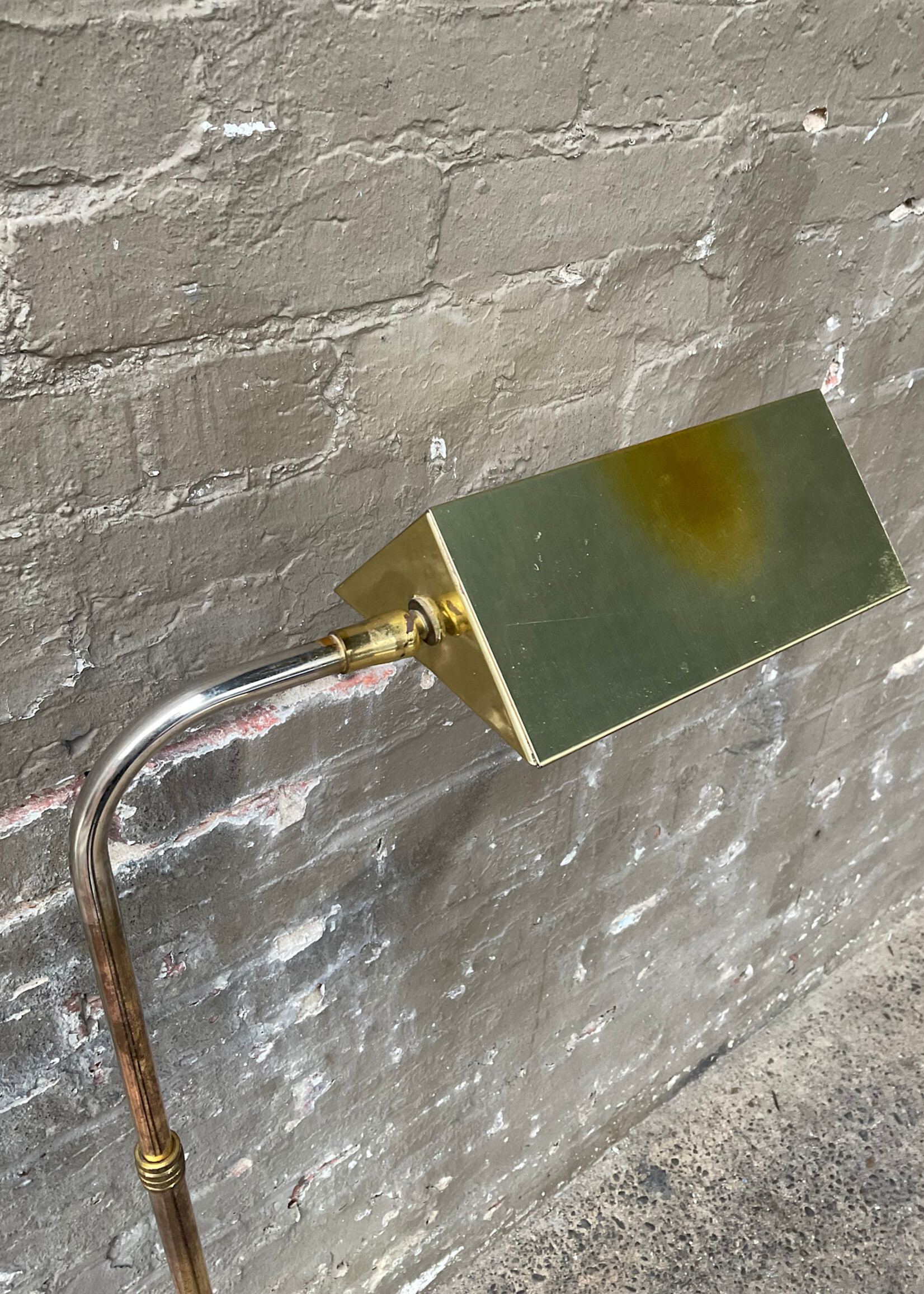 GOODWOOD Brass Pharmacy Lamp