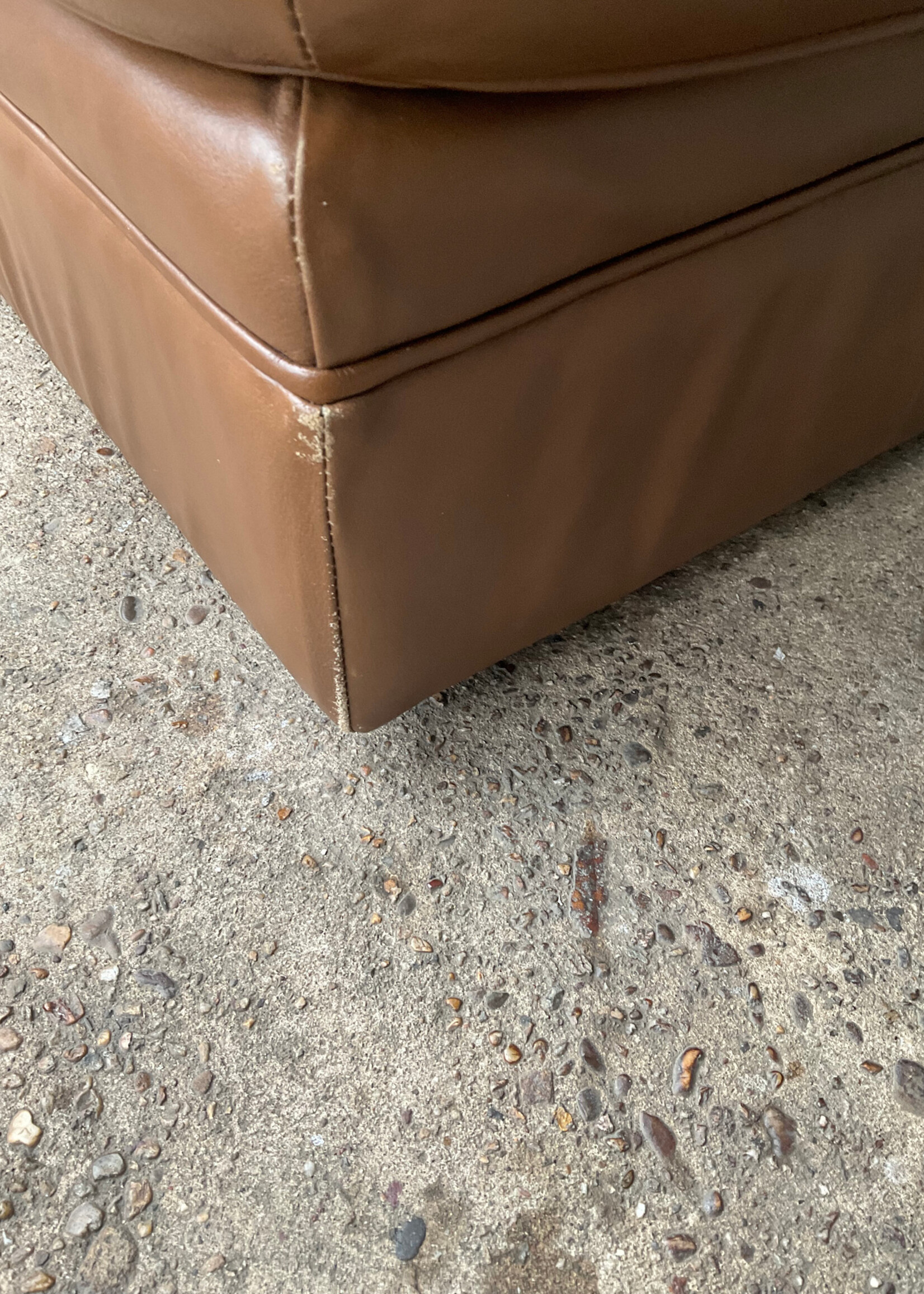 GOODWOOD Vintage Leather Ottoman