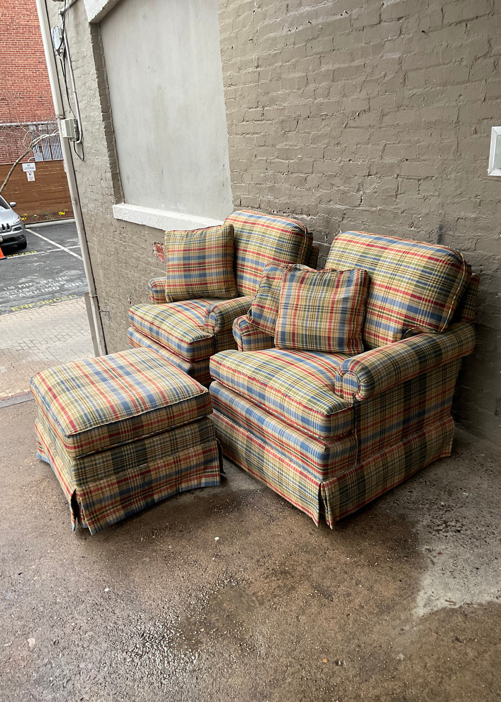 GOODWOOD Set of Plaid Chairs & Ottoman