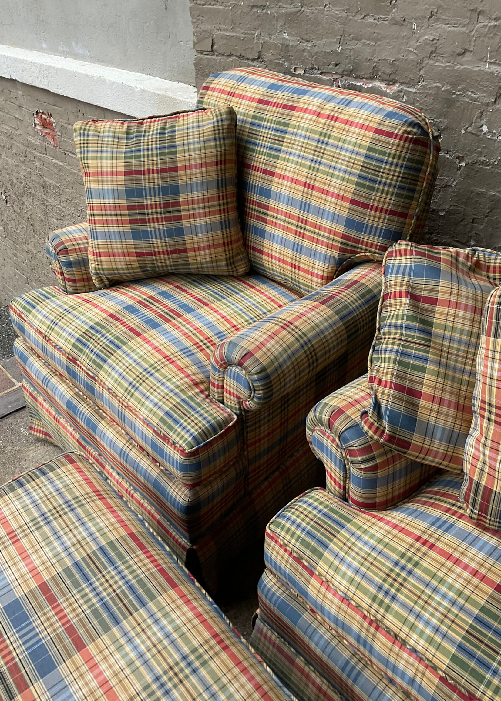 GOODWOOD Set of Plaid Chairs & Ottoman