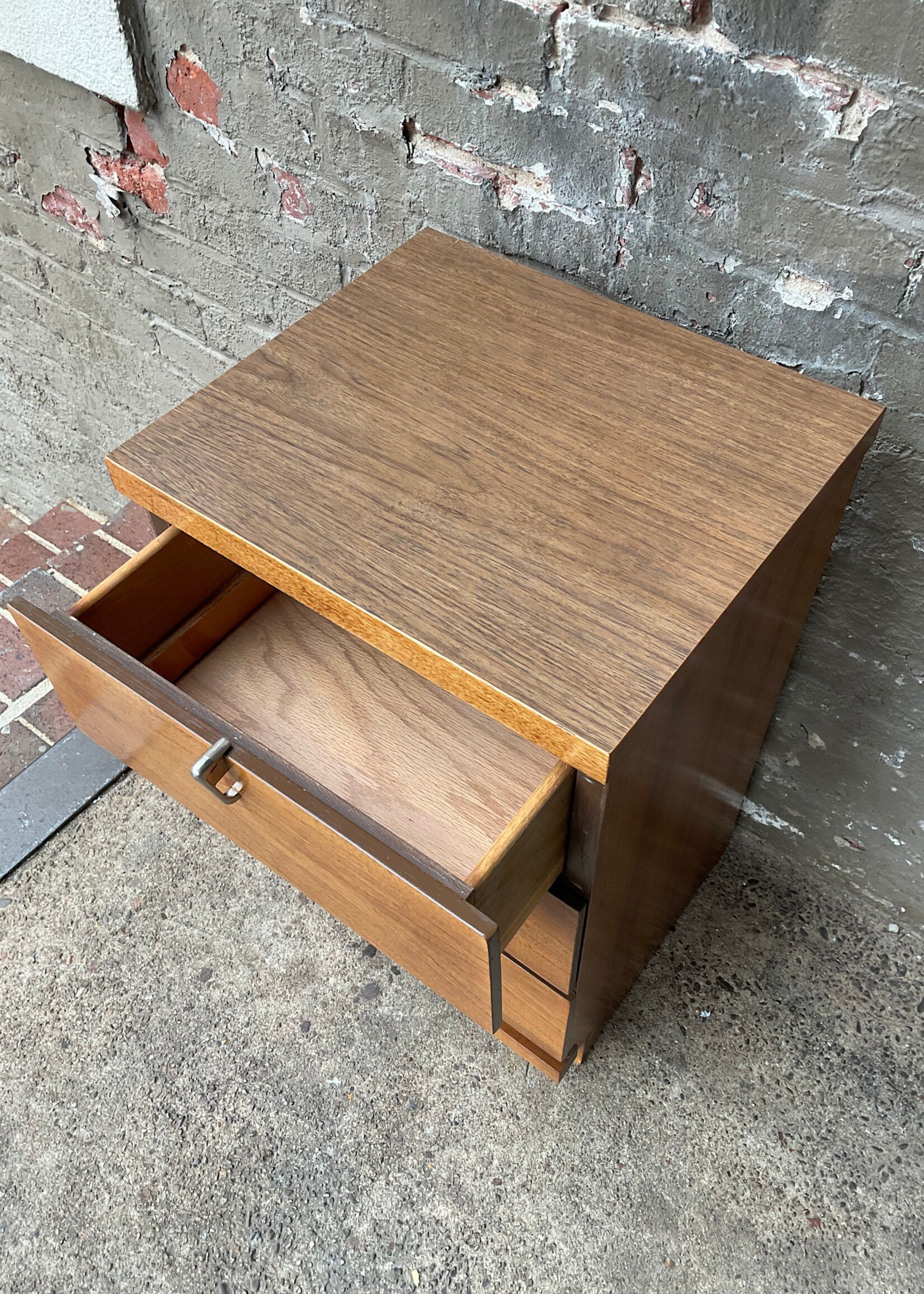 GOODWOOD Pair of MCM Laminate Top Nightstands