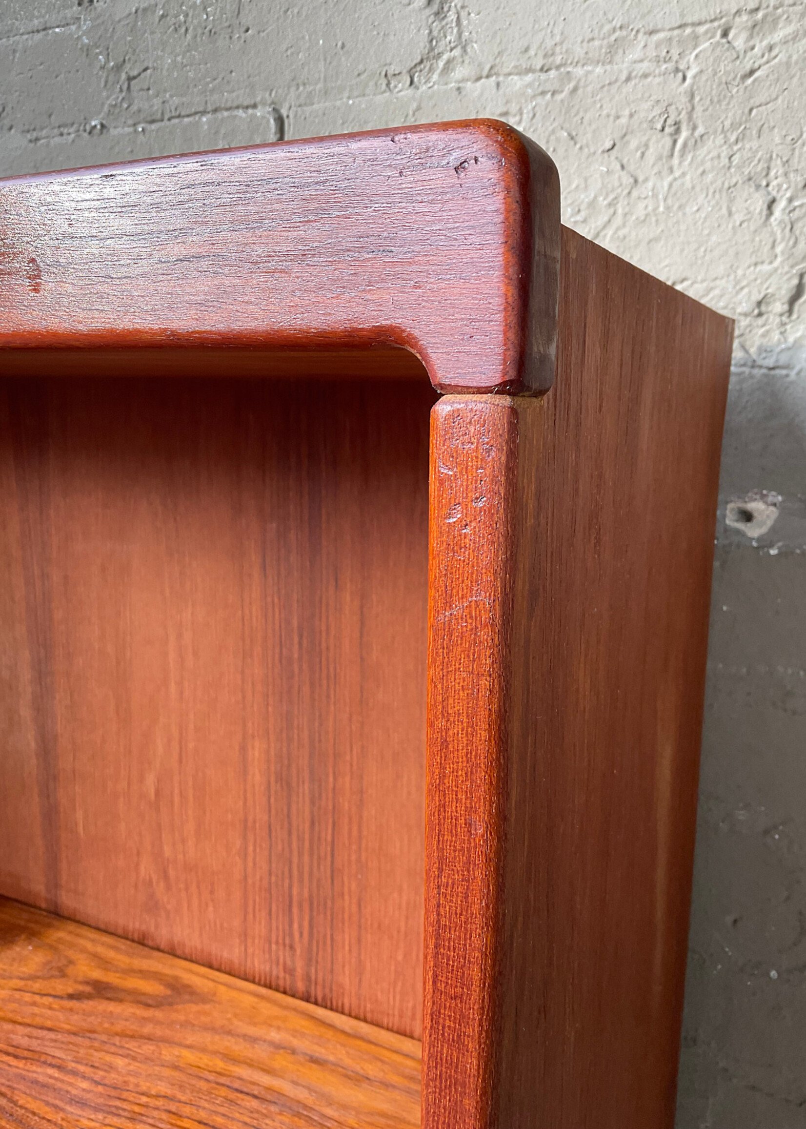 GOODWOOD MCM Narrow Bookcase