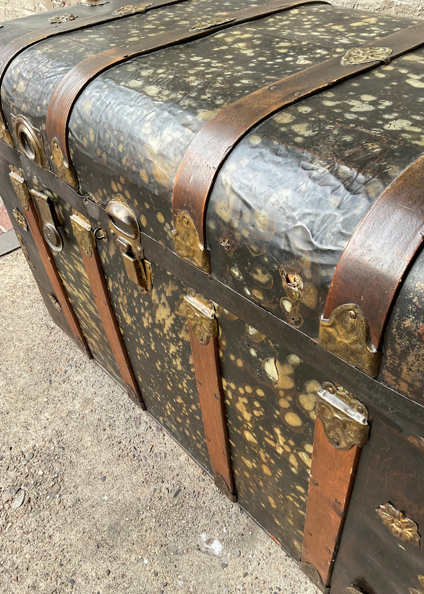 GOODWOOD Antique Metal Clad Steamer Trunk