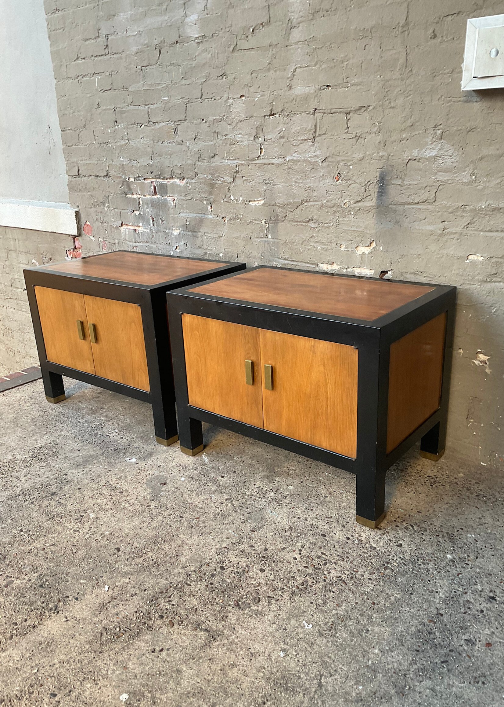 GOODWOOD Pair of Harvey Probber Nightstands