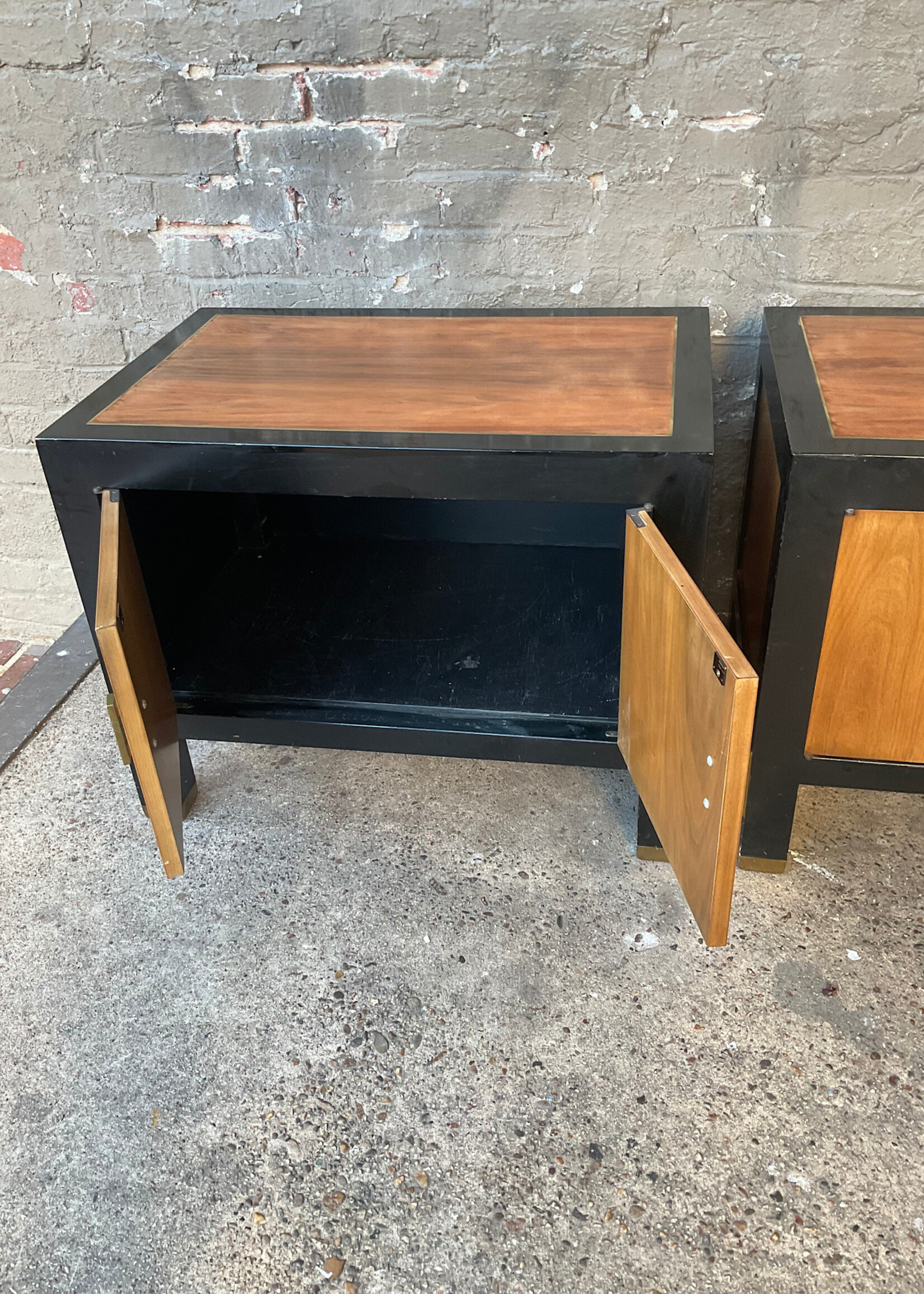 GOODWOOD Pair of Harvey Probber Nightstands