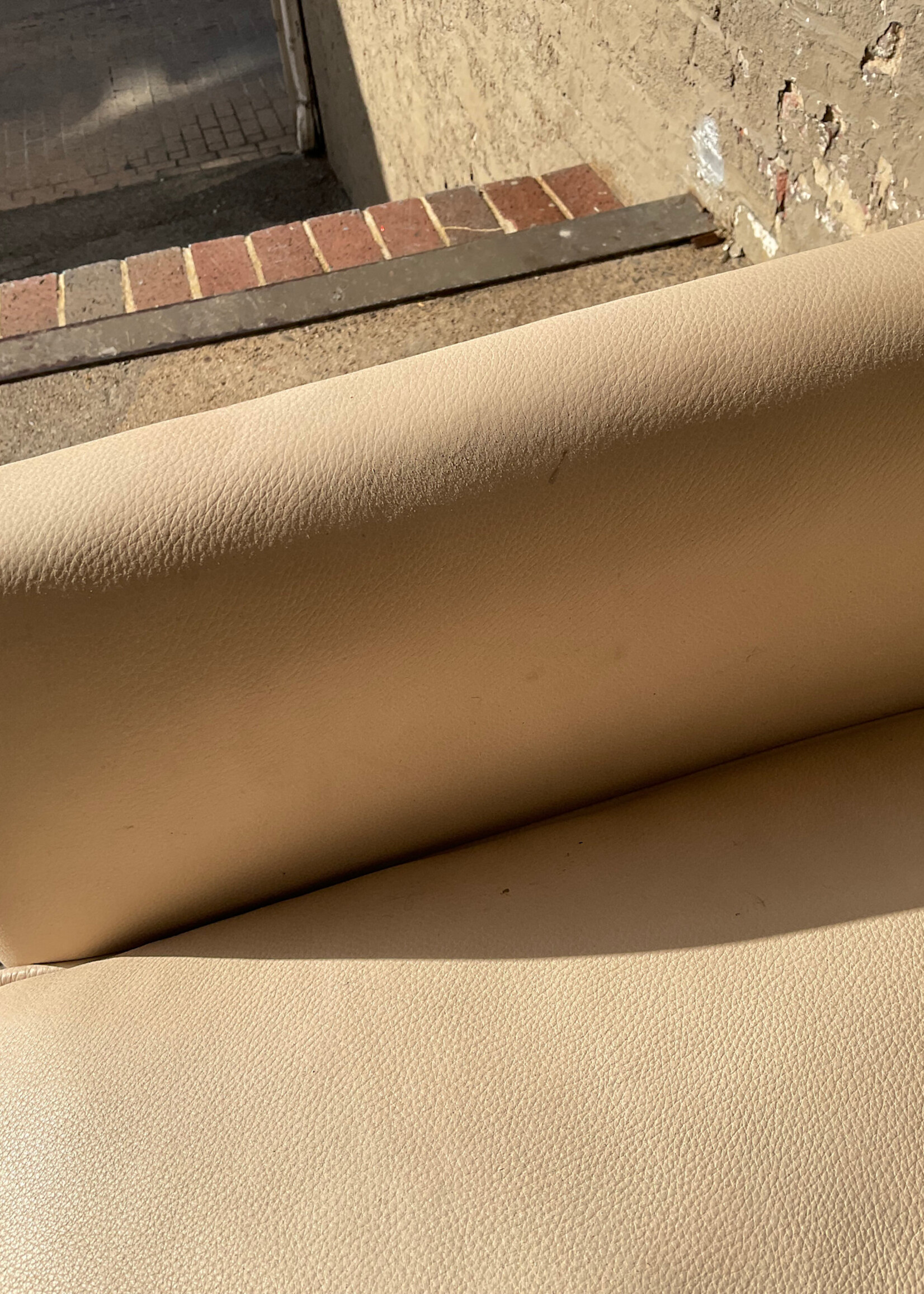 GOODWOOD RH Leather Club Chair