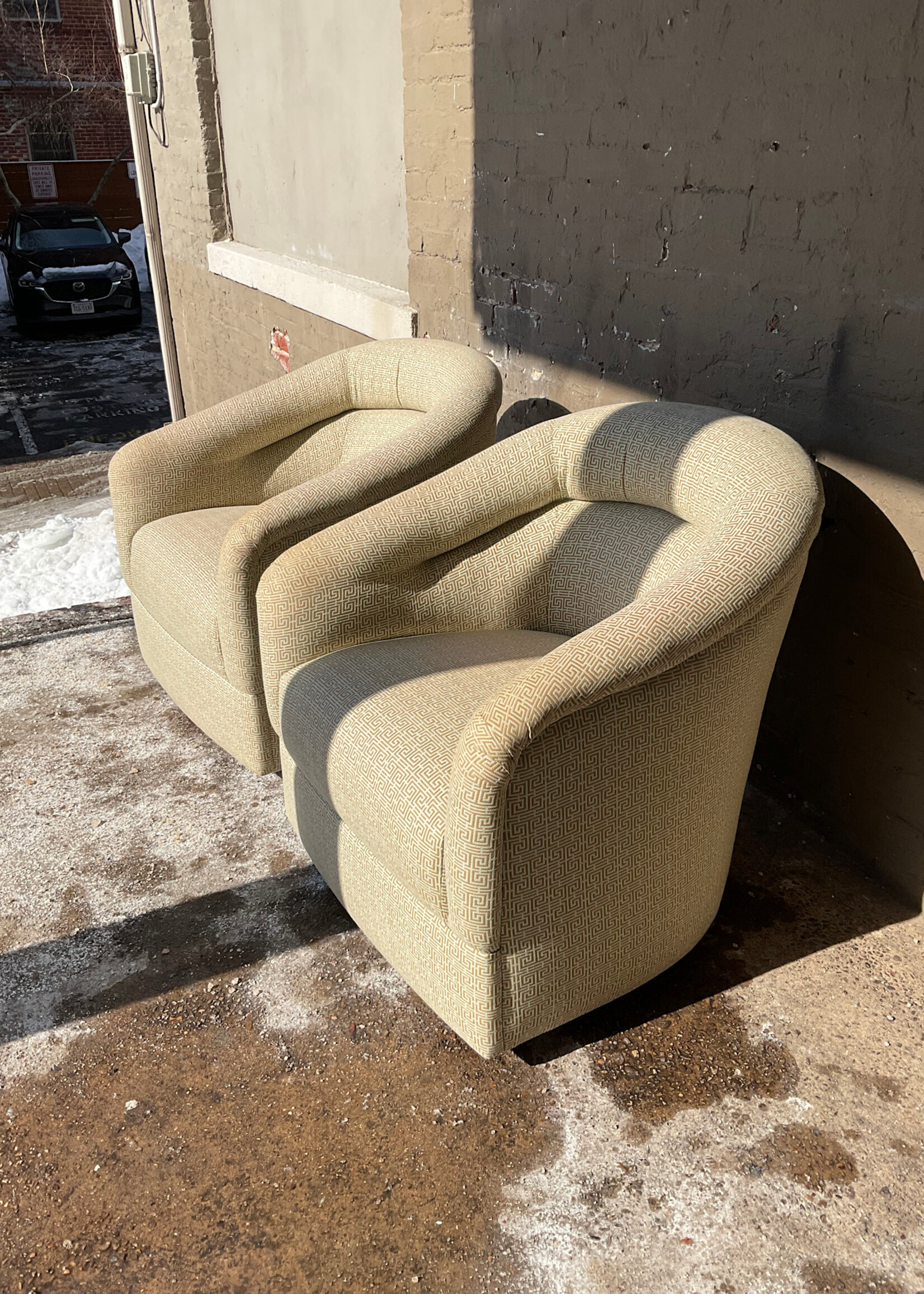 GOODWOOD Pair of Contemporary Swivel Chairs