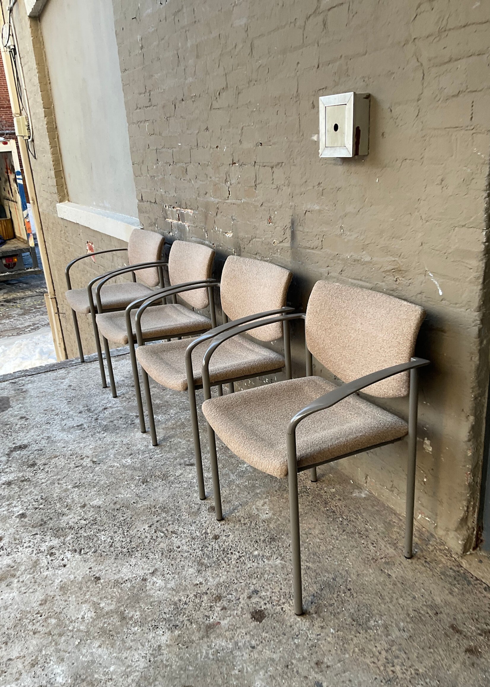 GOODWOOD Modern Steelcase Dining Chair