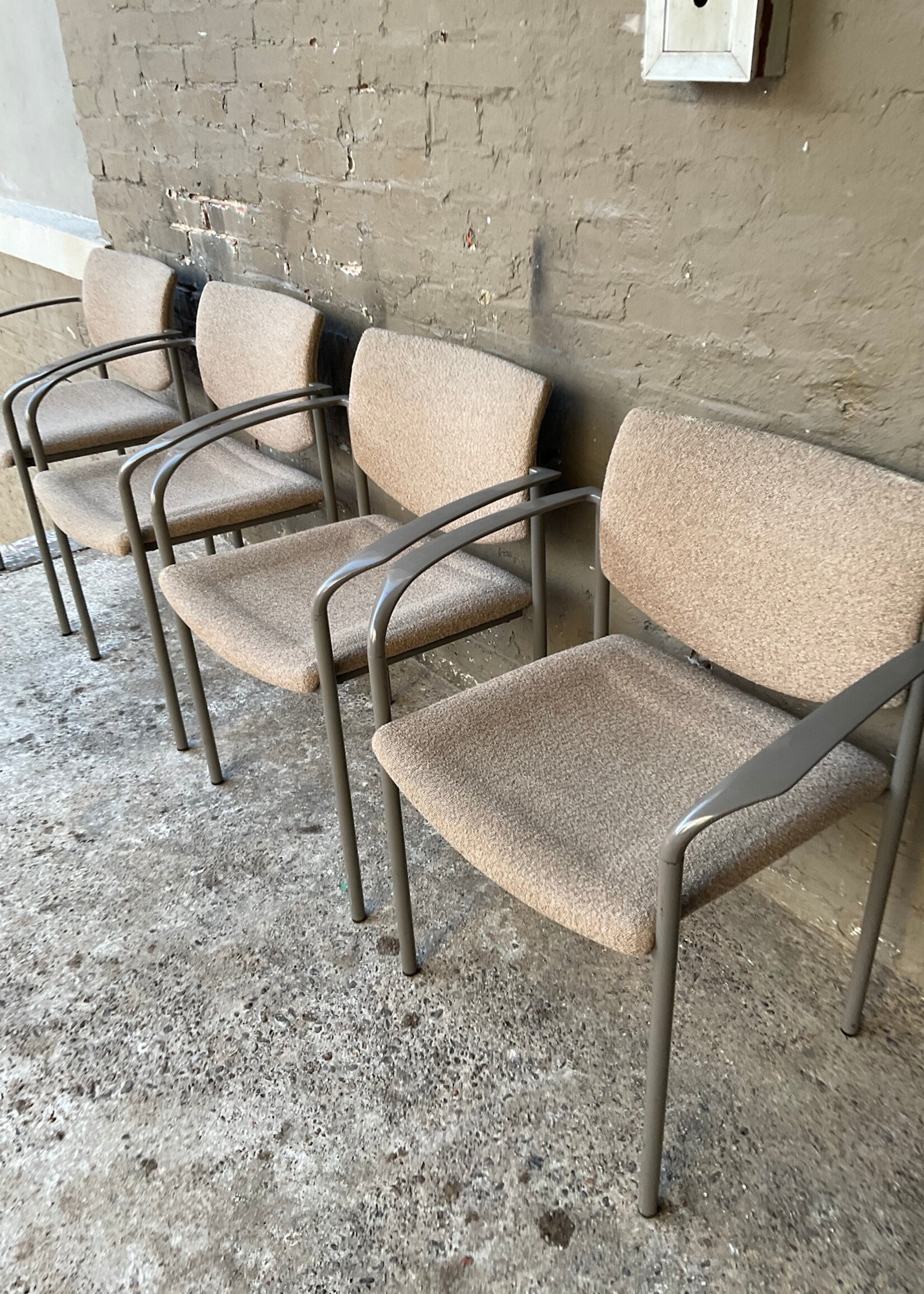 GOODWOOD Modern Steelcase Dining Chair