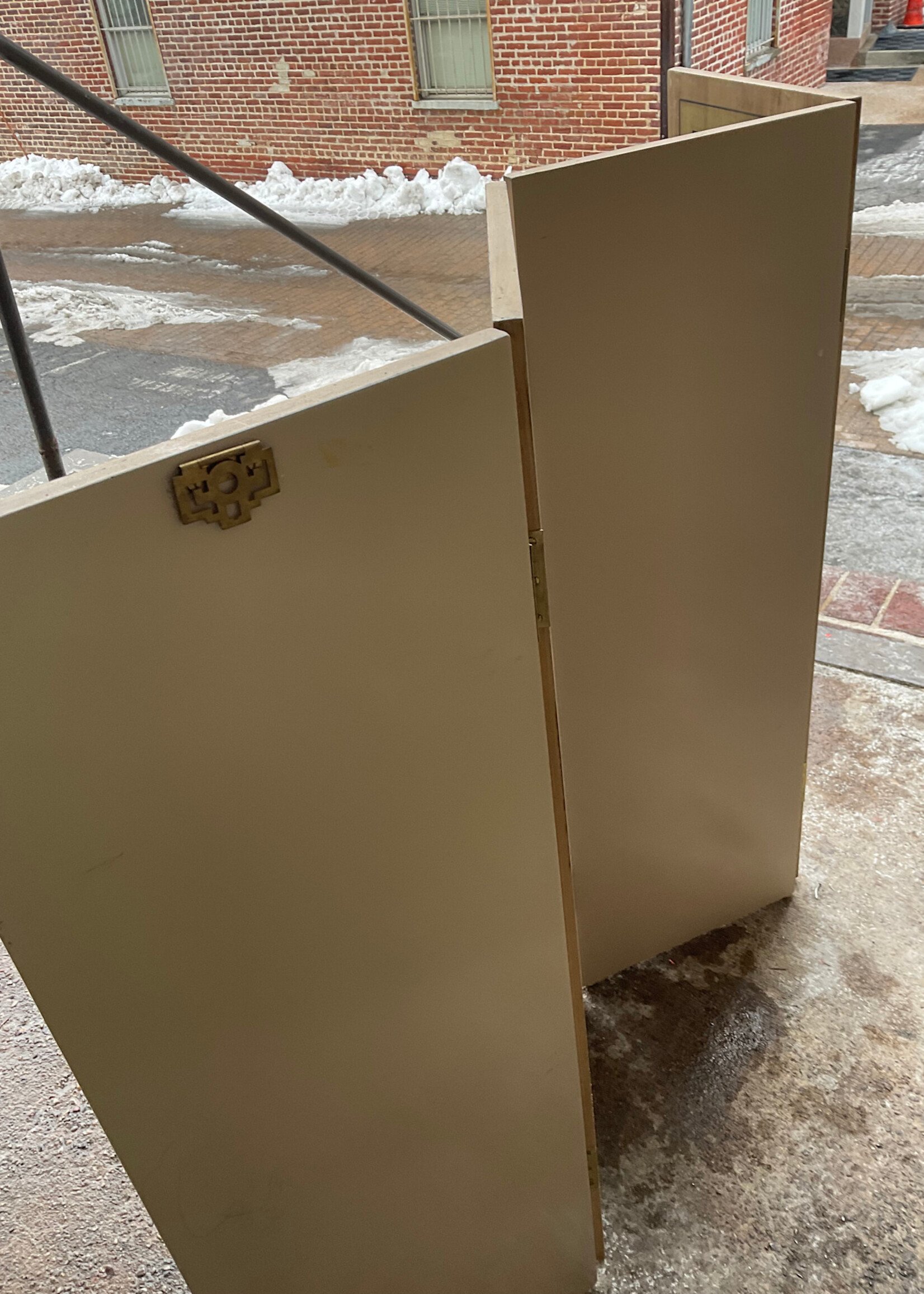 GOODWOOD Trompe L'oeil Screen