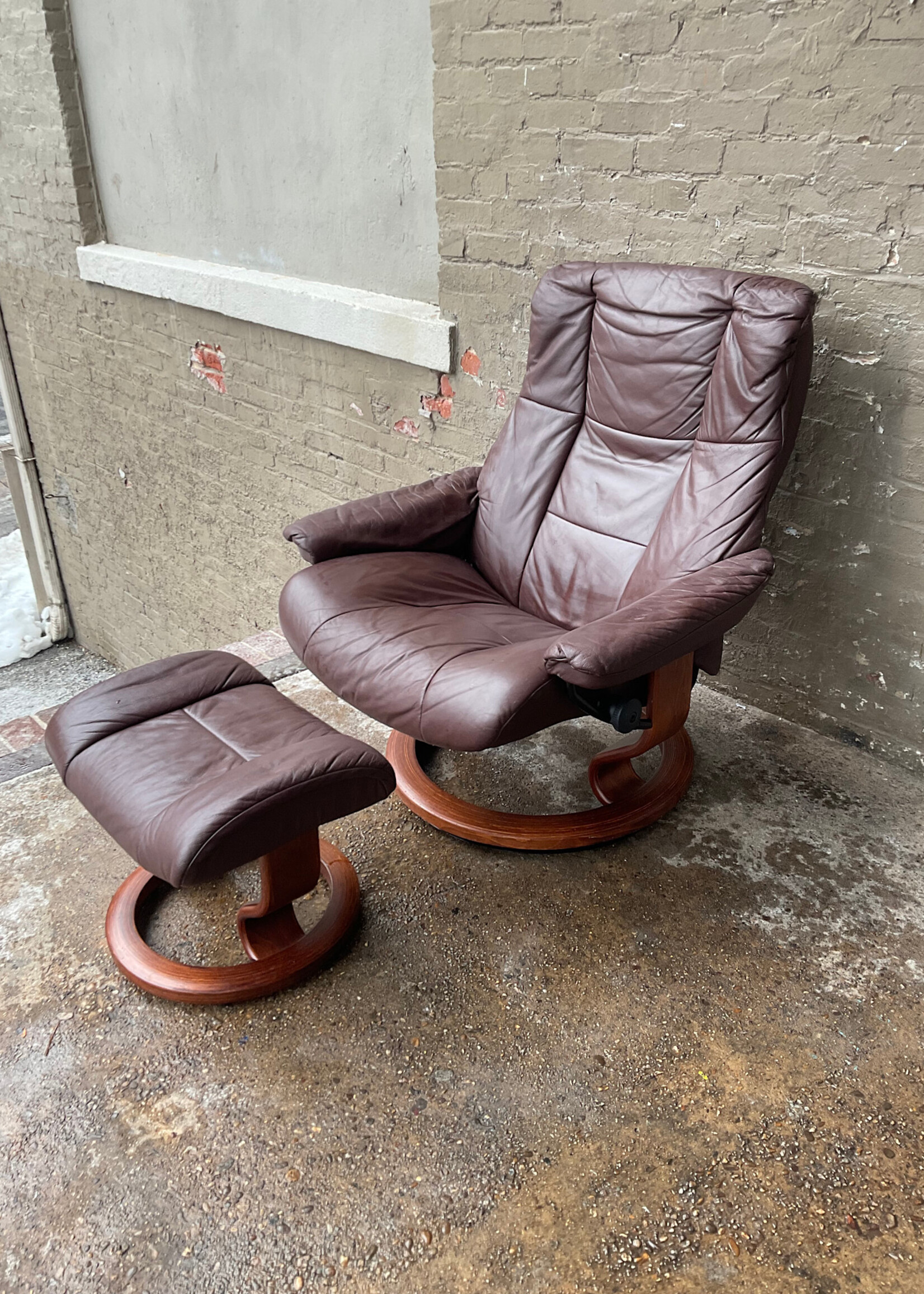 GOODWOOD Ekornes Lounge Chair & Ottoman